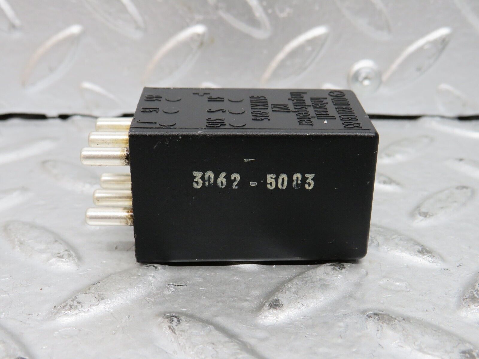 28316 Mercedes-Benz S123 240D Wagon Intermittent Wiper Relay 0008210863