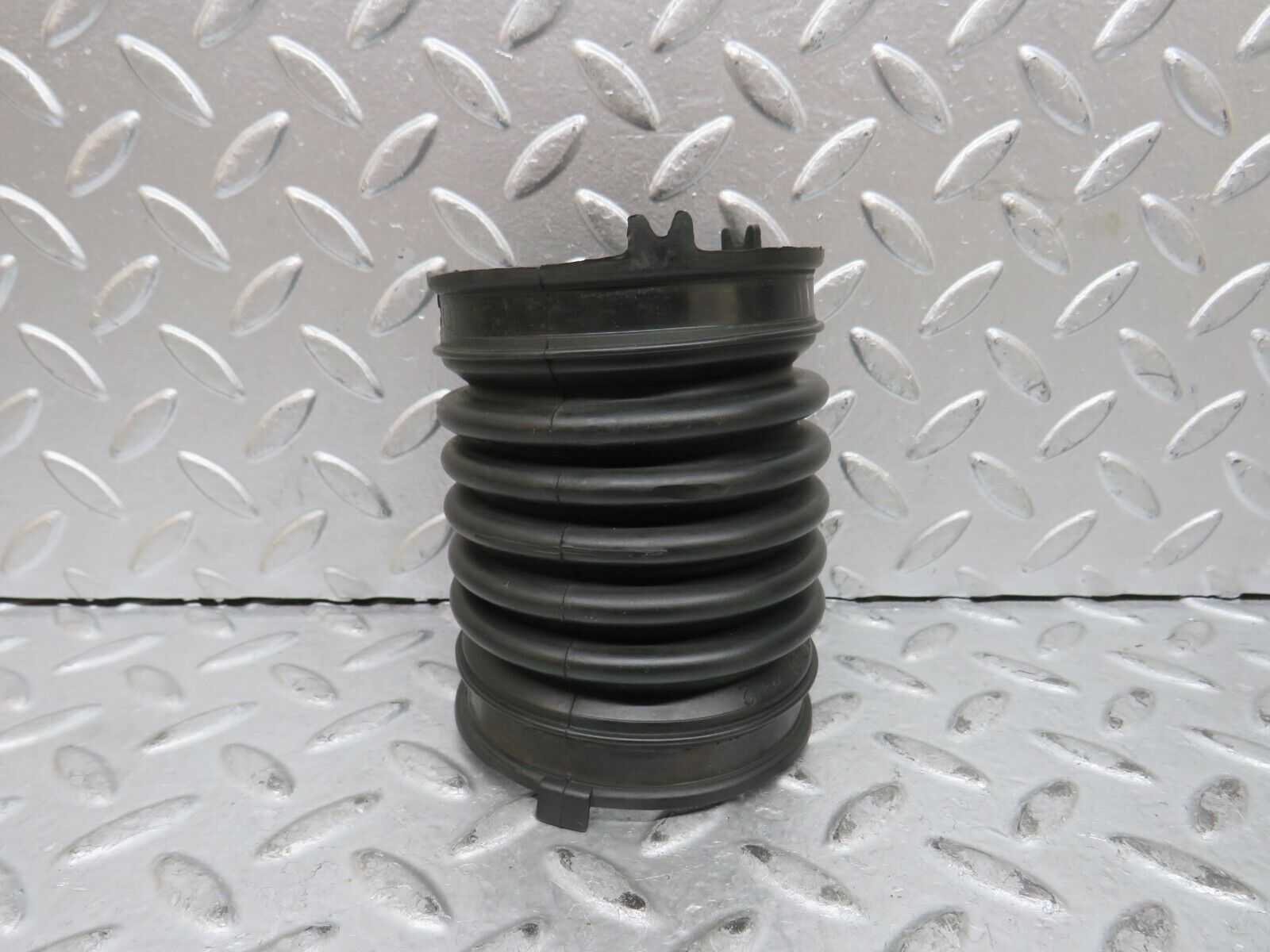 29113 Mercedes-Benz C124 320CE Coupe Air Intake Hose 1040940191