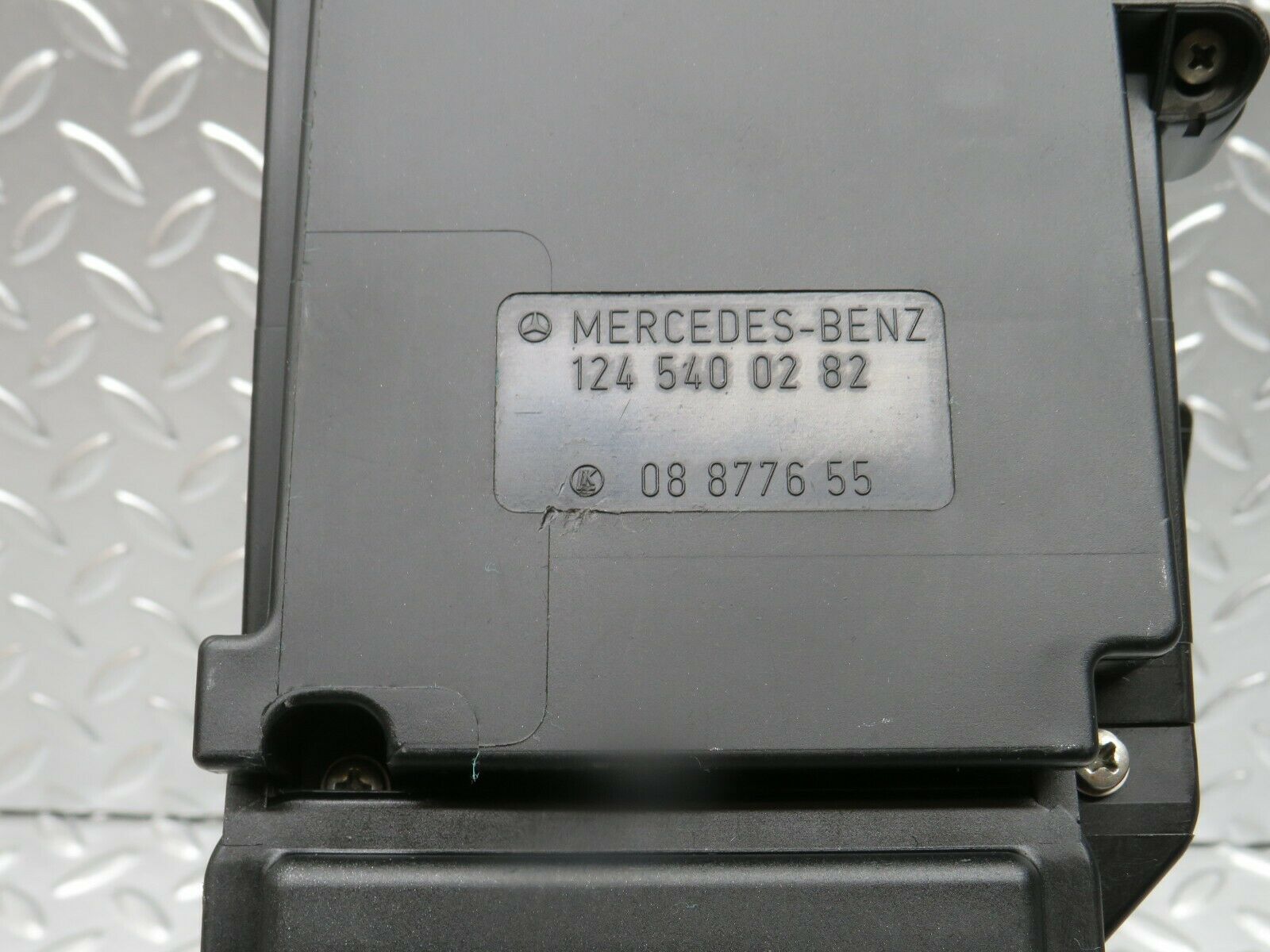 22330 Mercedes-Benz C124 E220 Coupe Fuse Box Lid Cover Panel 1245400282