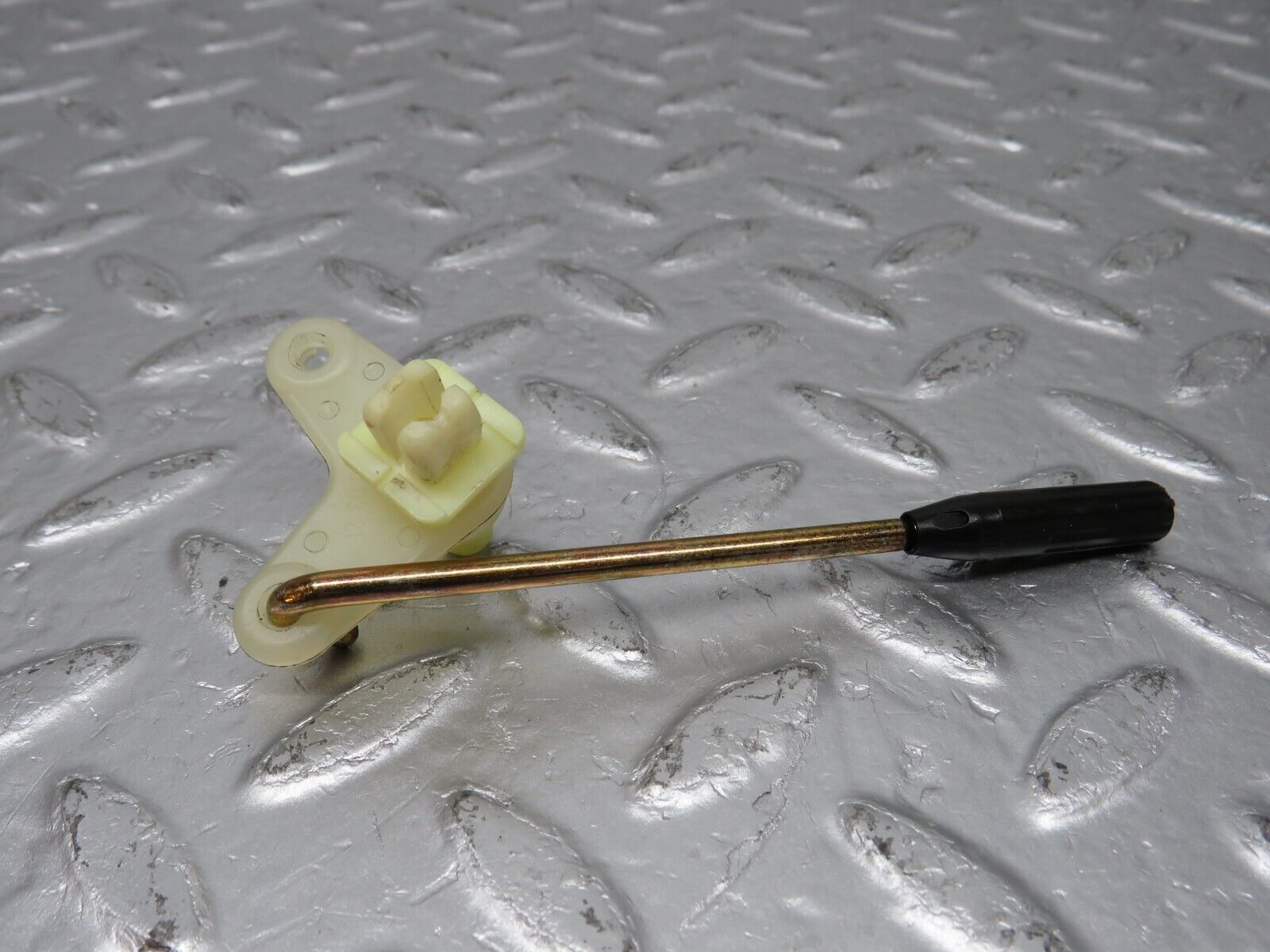 33337 Mercedes-Benz W202 C180 Rear Door Lock Knob Pair