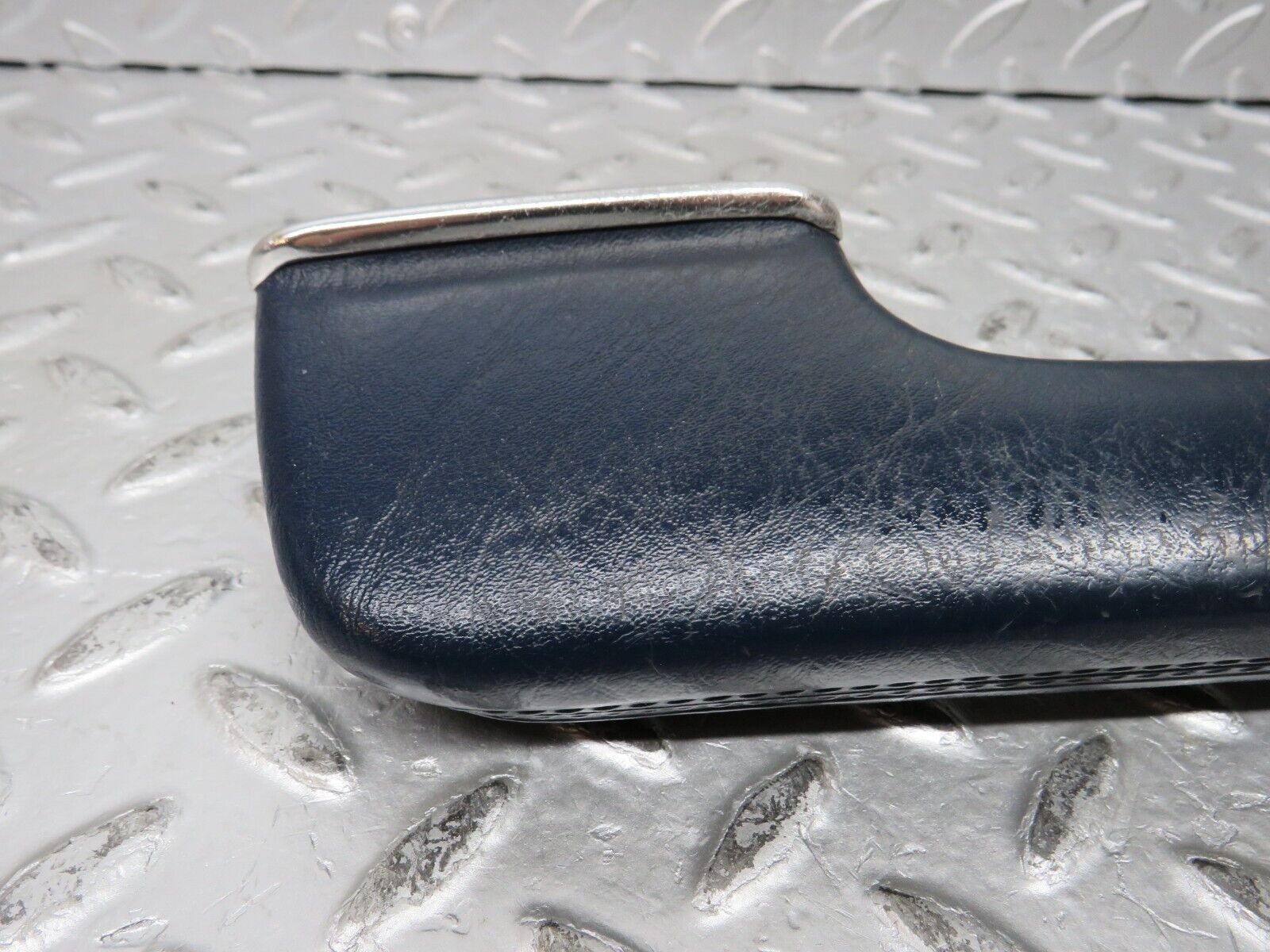 31980 Mercedes-Benz W123 230E Front Right Interior Door Handle 1239702001