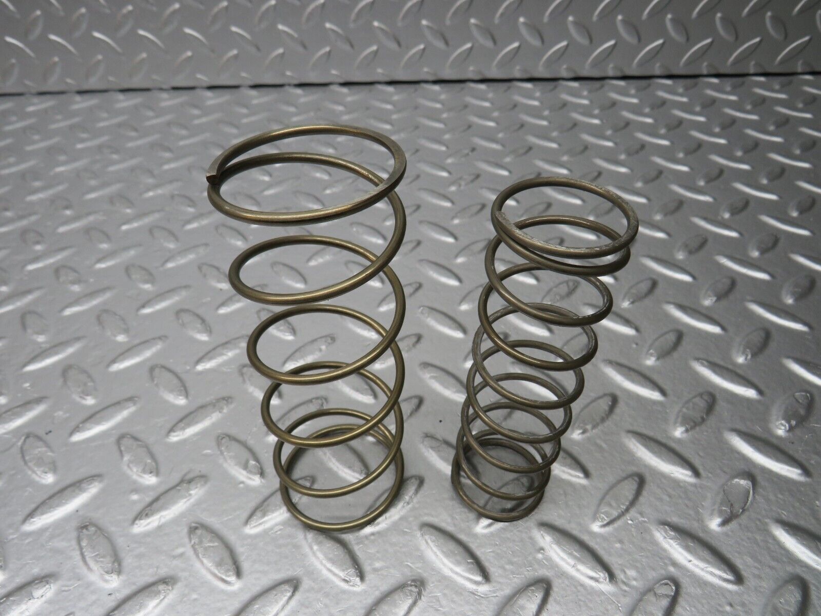 30950 Mercedes-Benz W124 230E Automatic Gearbox Piston Spring 722.408