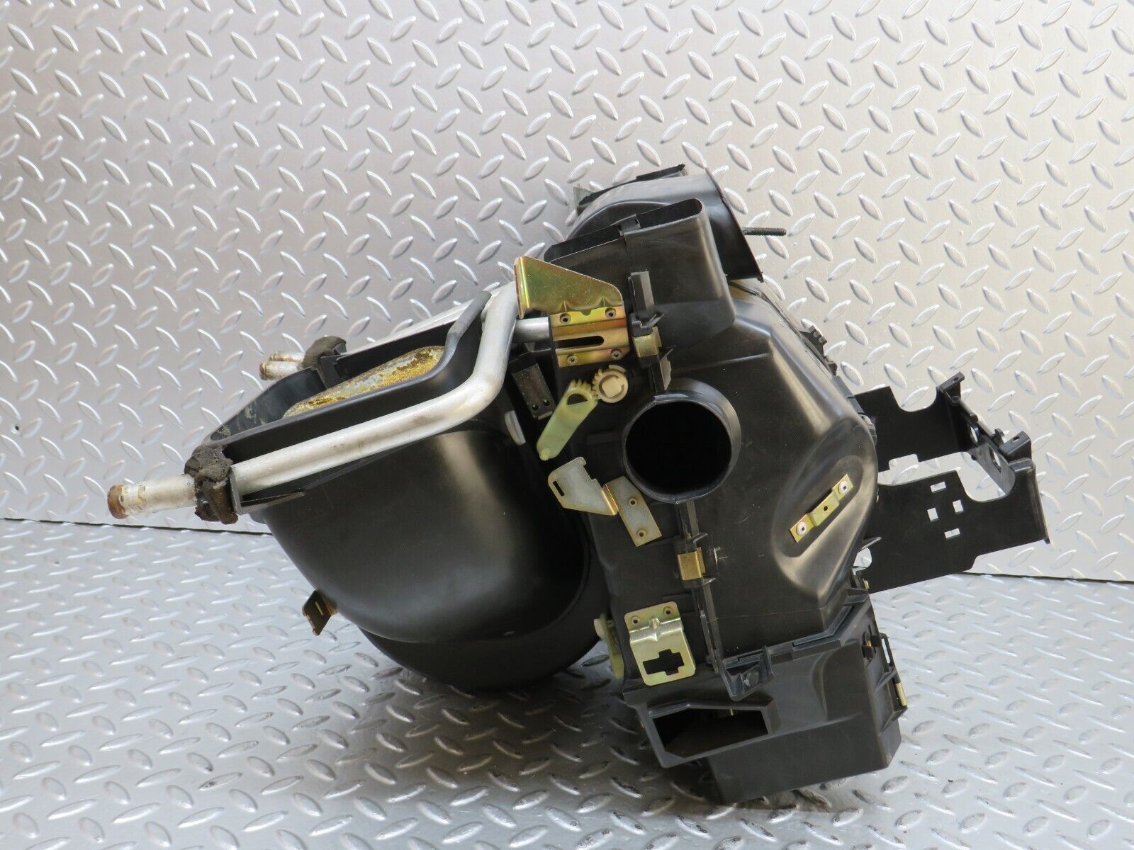 28411 Mercedes-Benz S123 240D Wagon Heater Box Blower Housing Behr 1238300508