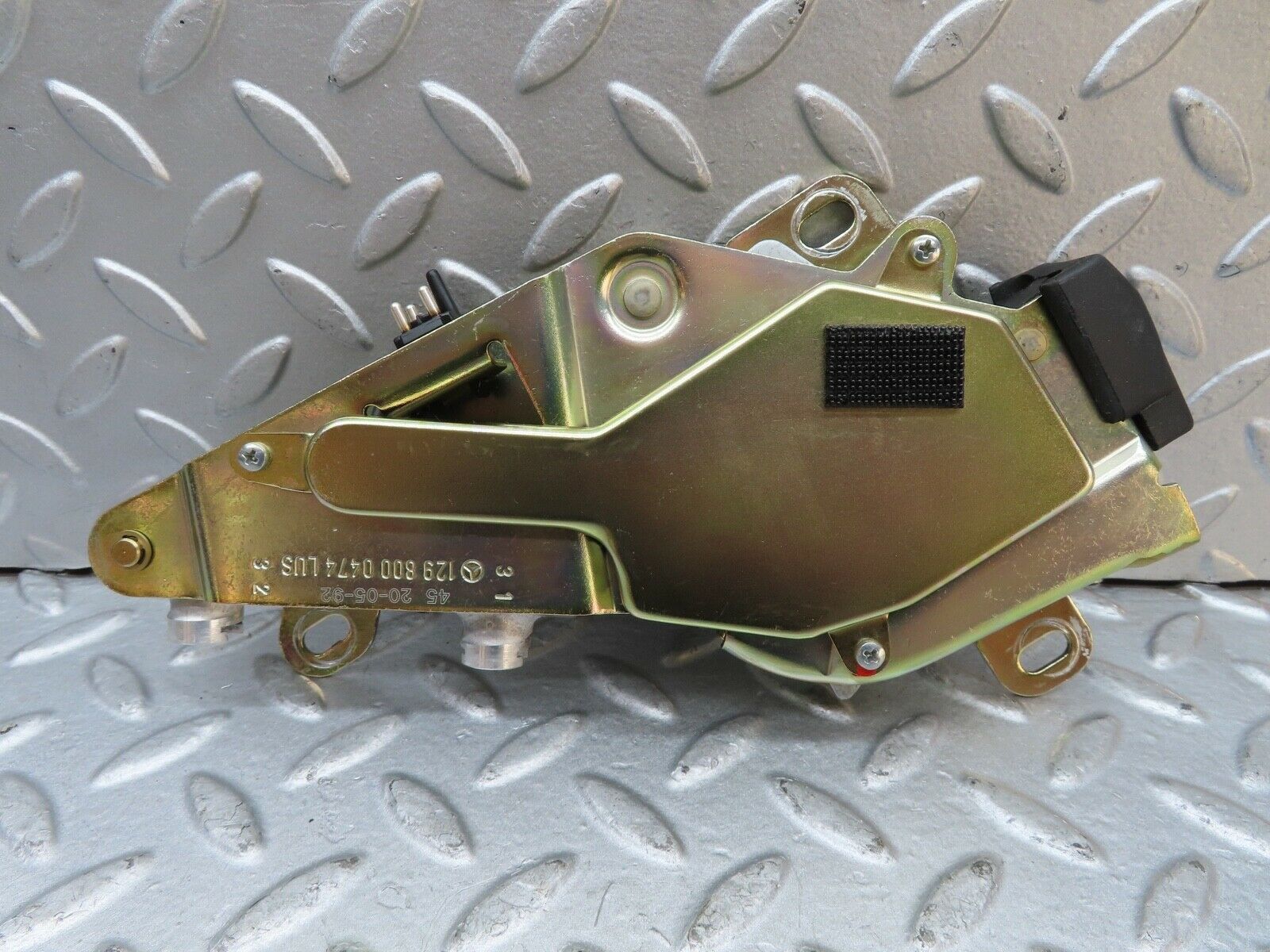 17455 Mercedes-Benz R129 300SL Coupe Roof Lock Right Side 1298000474