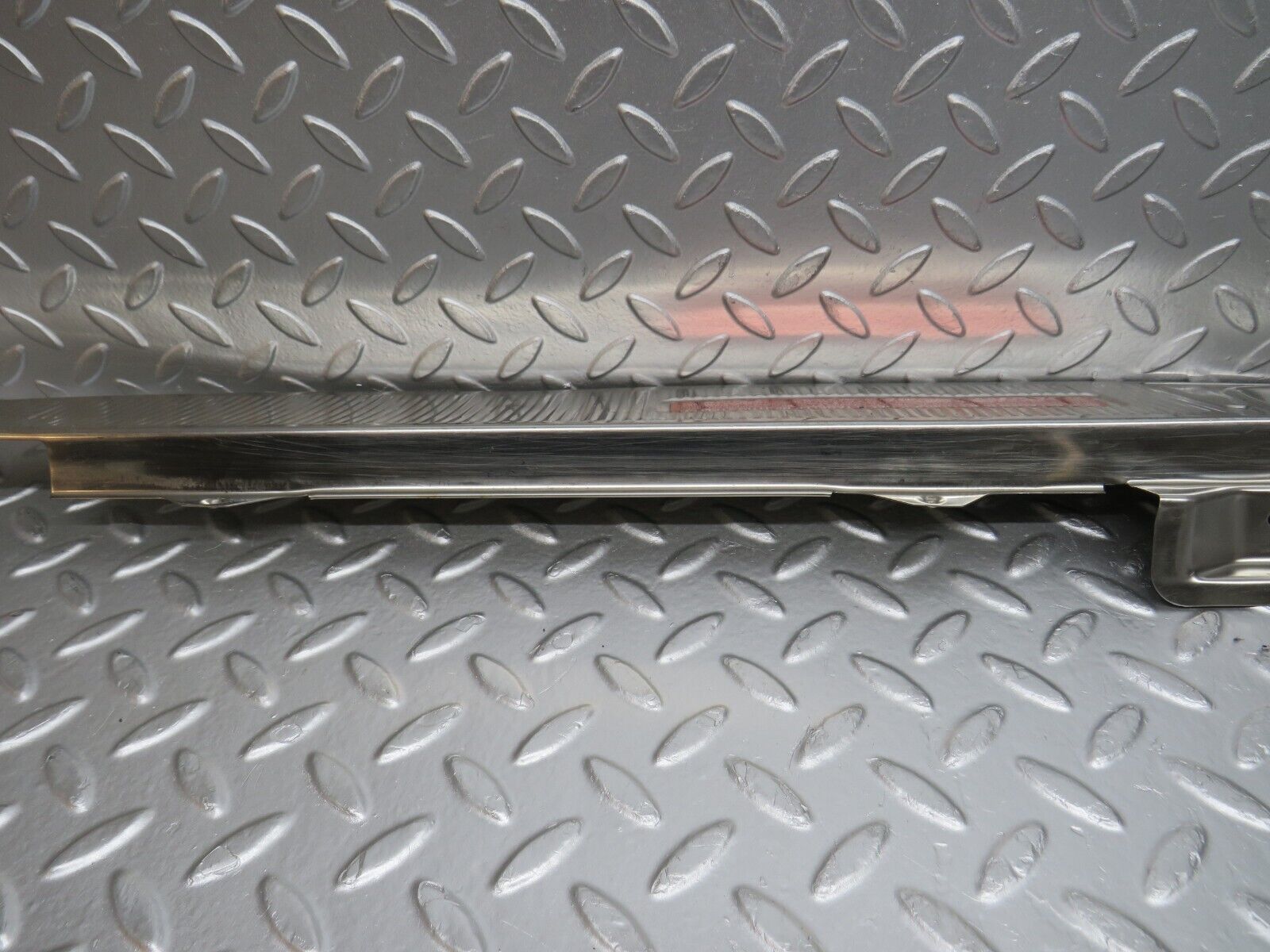 32501 Mercedes-Benz S124 300TE Trunk Edge Chrome Moulding 1246980089 000584503