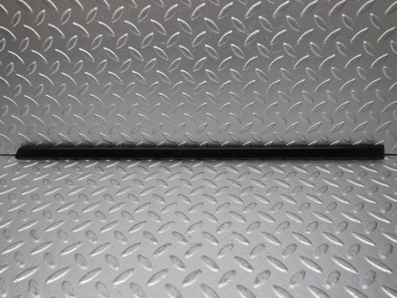 30787 Mercedes-Benz W201 190E 2.0L Rear Left Door Centre Moulding Trim