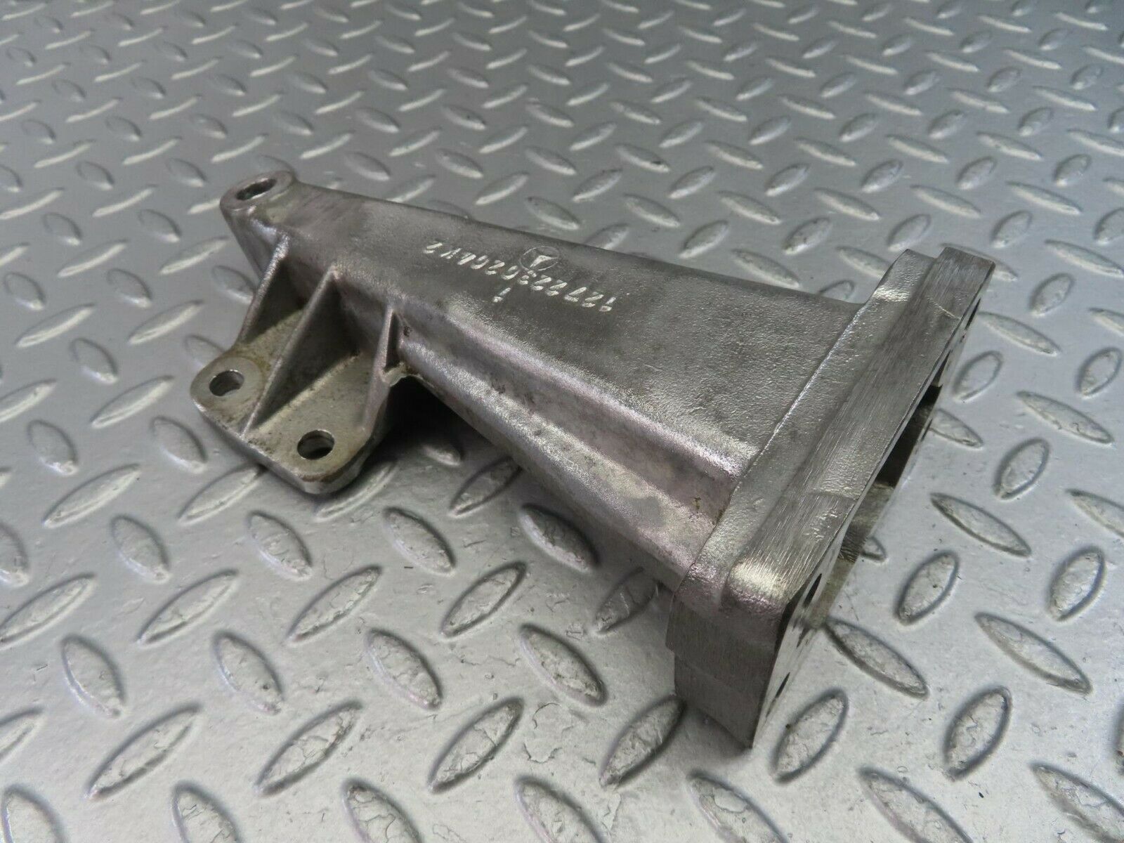 10167 Mercedes-Benz W111 280SE Engine Mount Bracket Left Side 1272230204