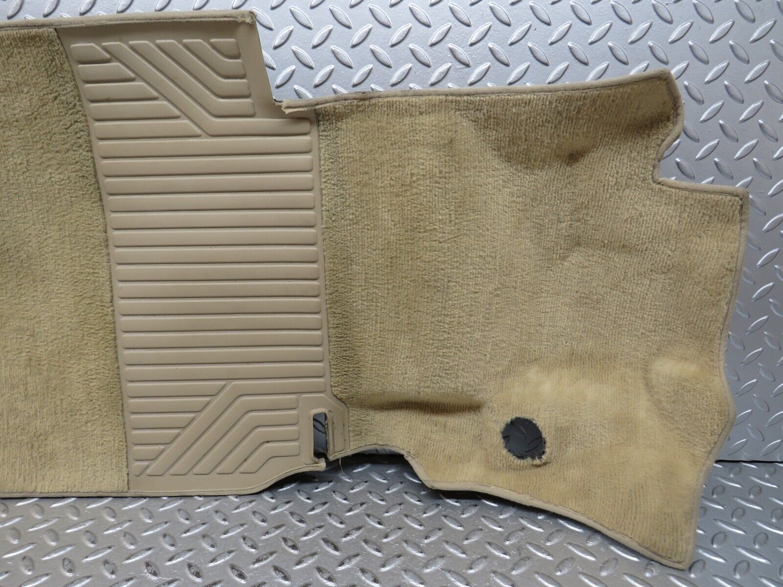 28914 Mercedes-Benz C124 320CE Coupe Front Right Floor Carpet Beige