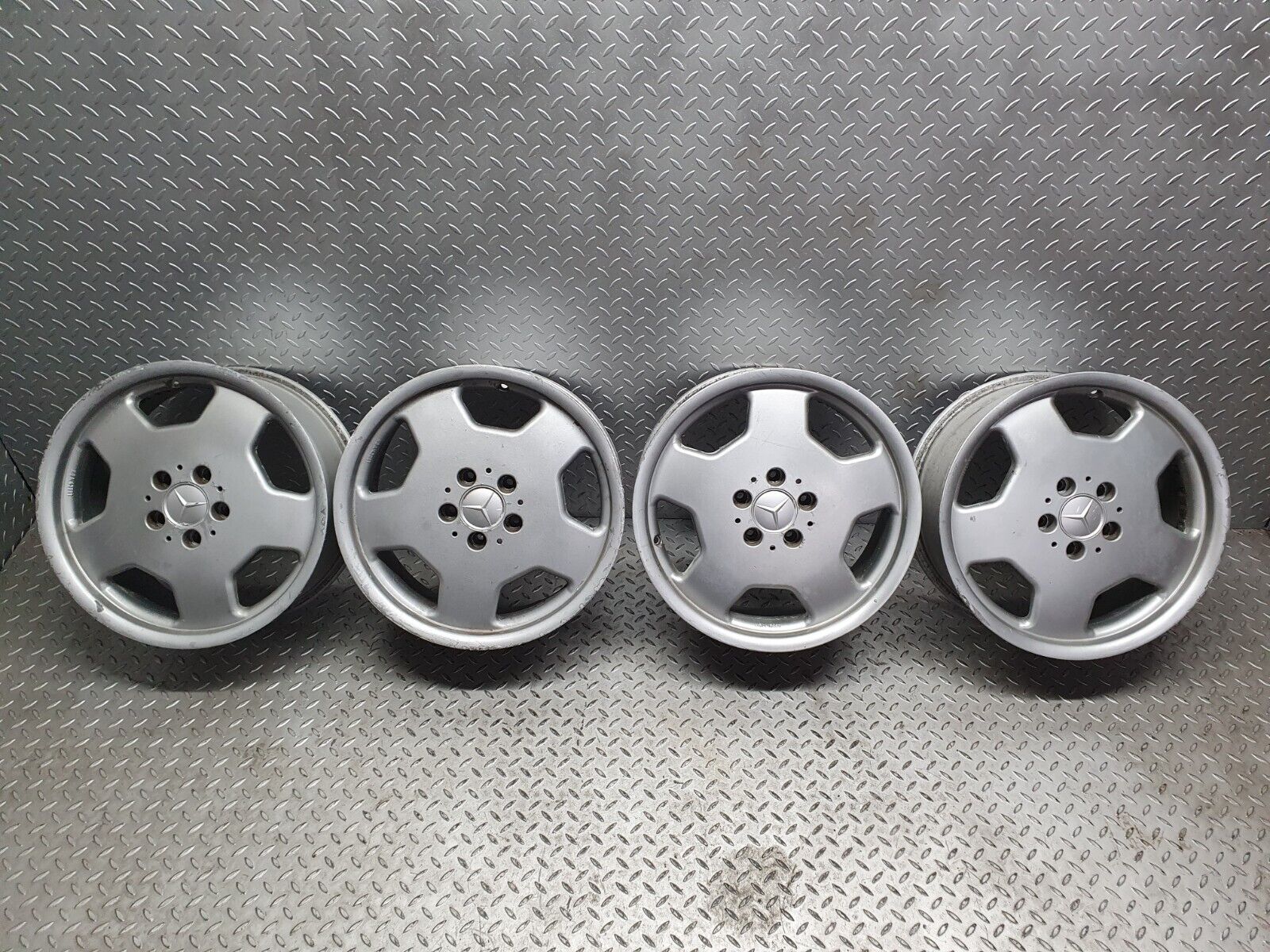 40863 Mercedes-Benz Alloy Wheel Set 7.5Jx17H2 ET35 KBA43991