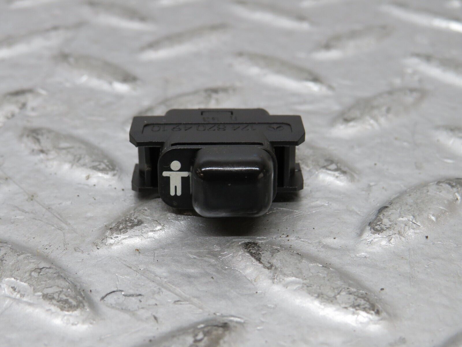 26558 Mercedes-Benz C124 220CE Coupe Child Lock Control Switch 1248204910