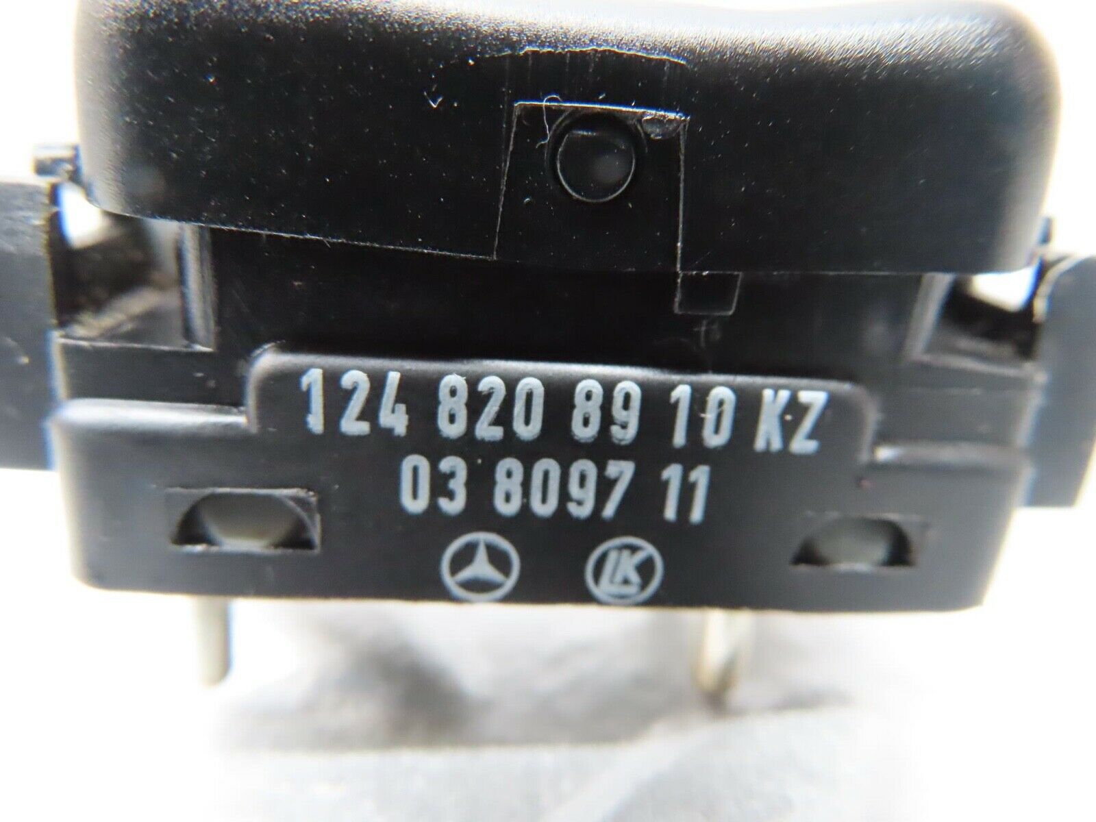 16388 Mercedes-Benz W124 260E Front Left Electric Window Switch 1248208910