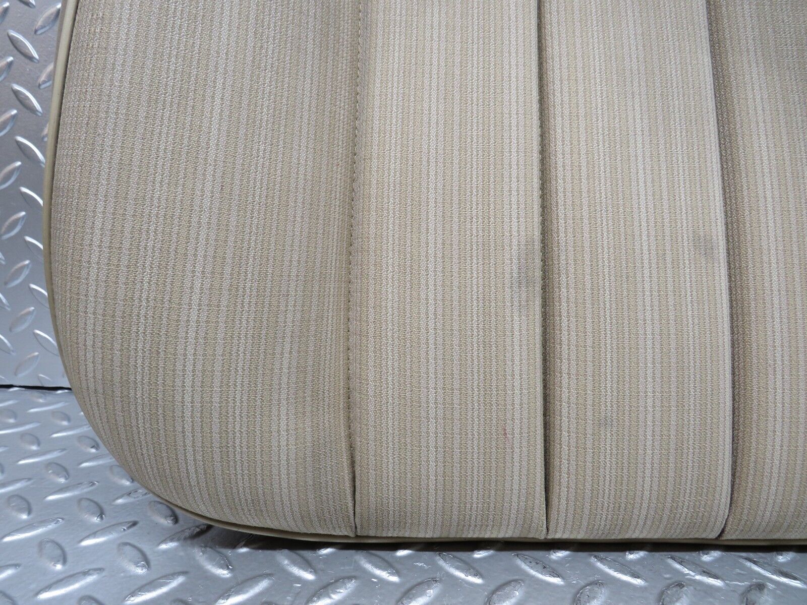 29483 Mercedes-Benz W124 230E Front Right Driver Seat Bottom 1249101050