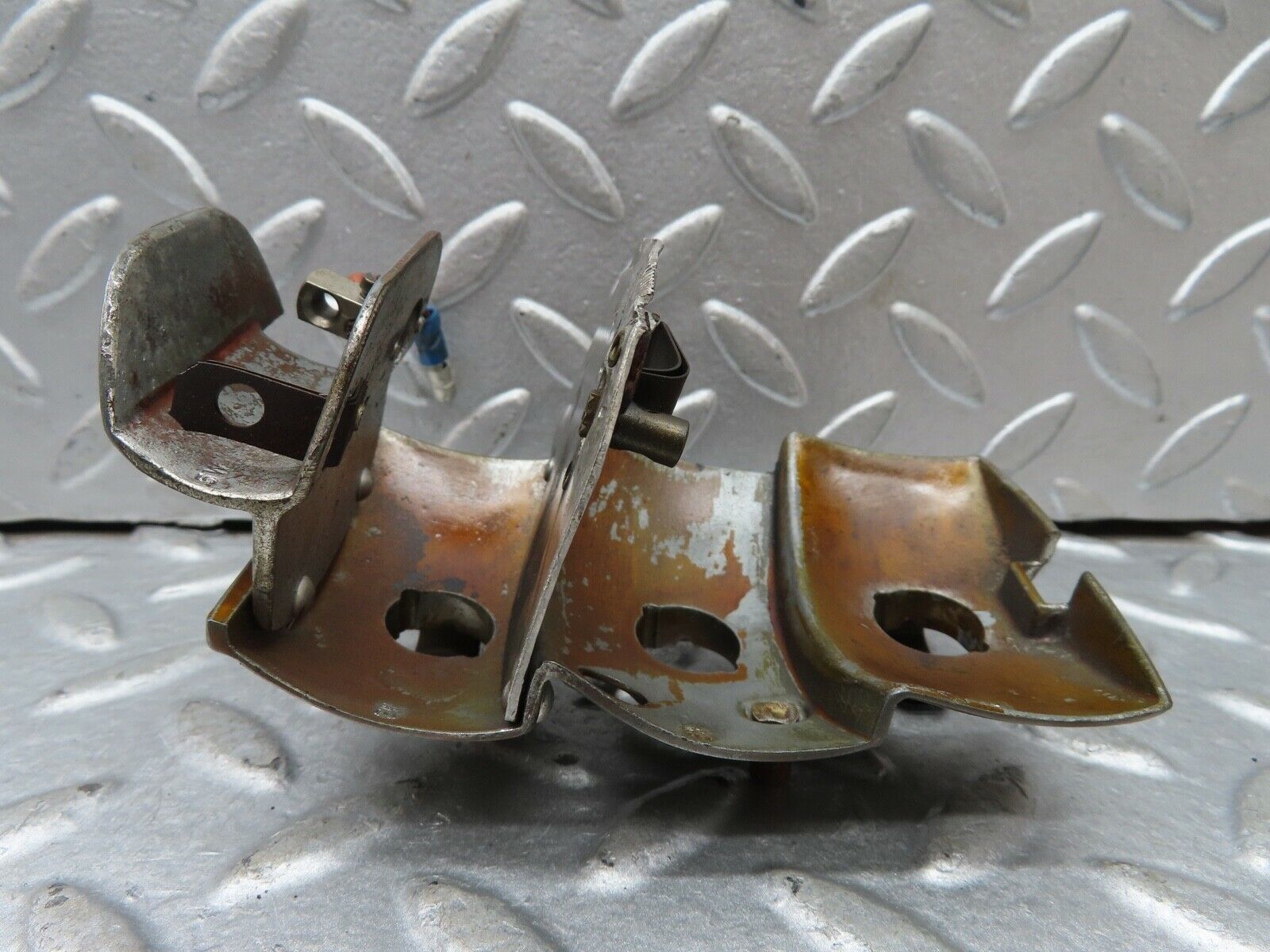 18937 Mercedes-Benz W121 190b Ponton Tail Light Bulb Holder