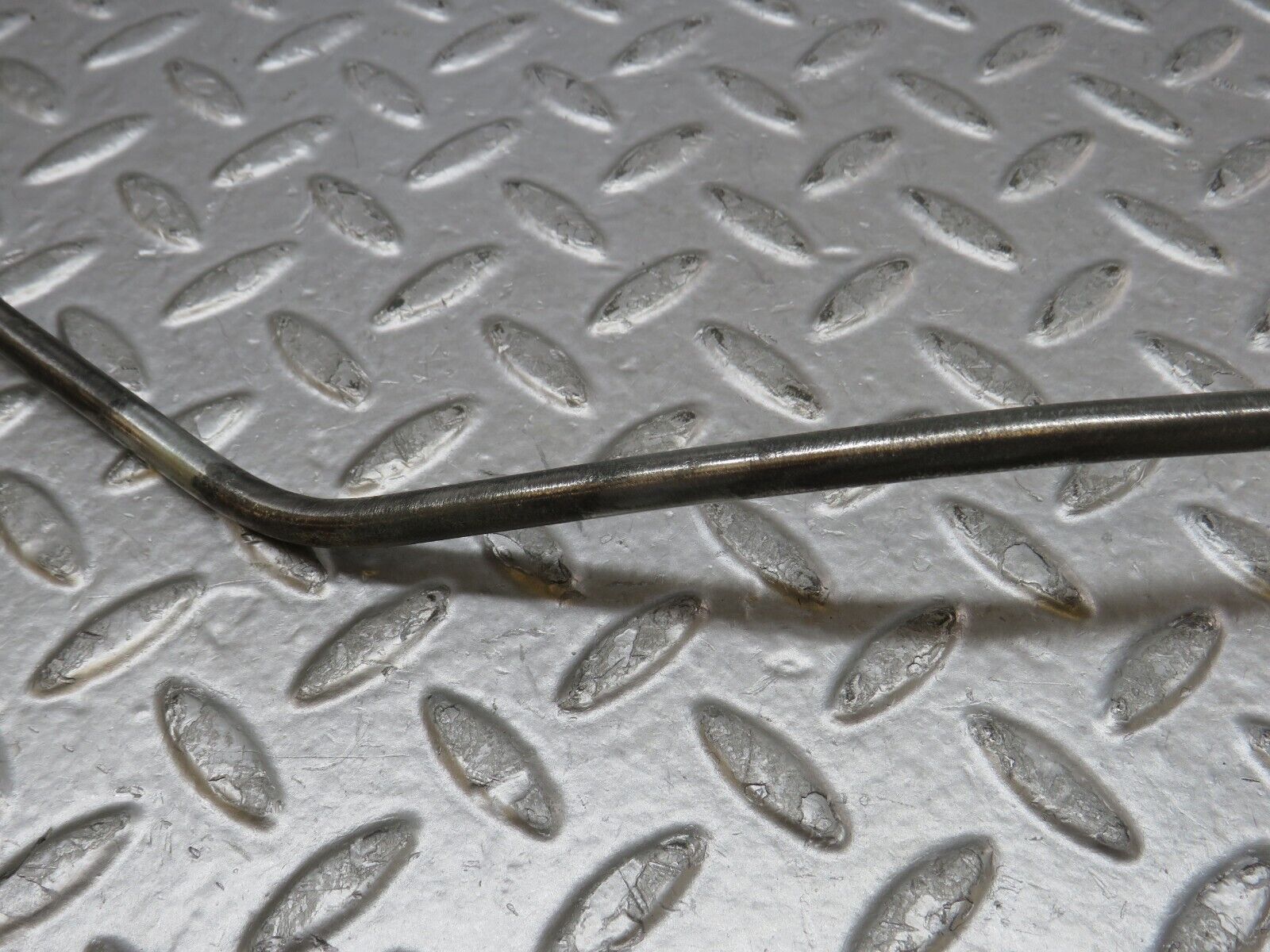 36309 Mercedes-Benz W126 420SE Oil Pipe Line