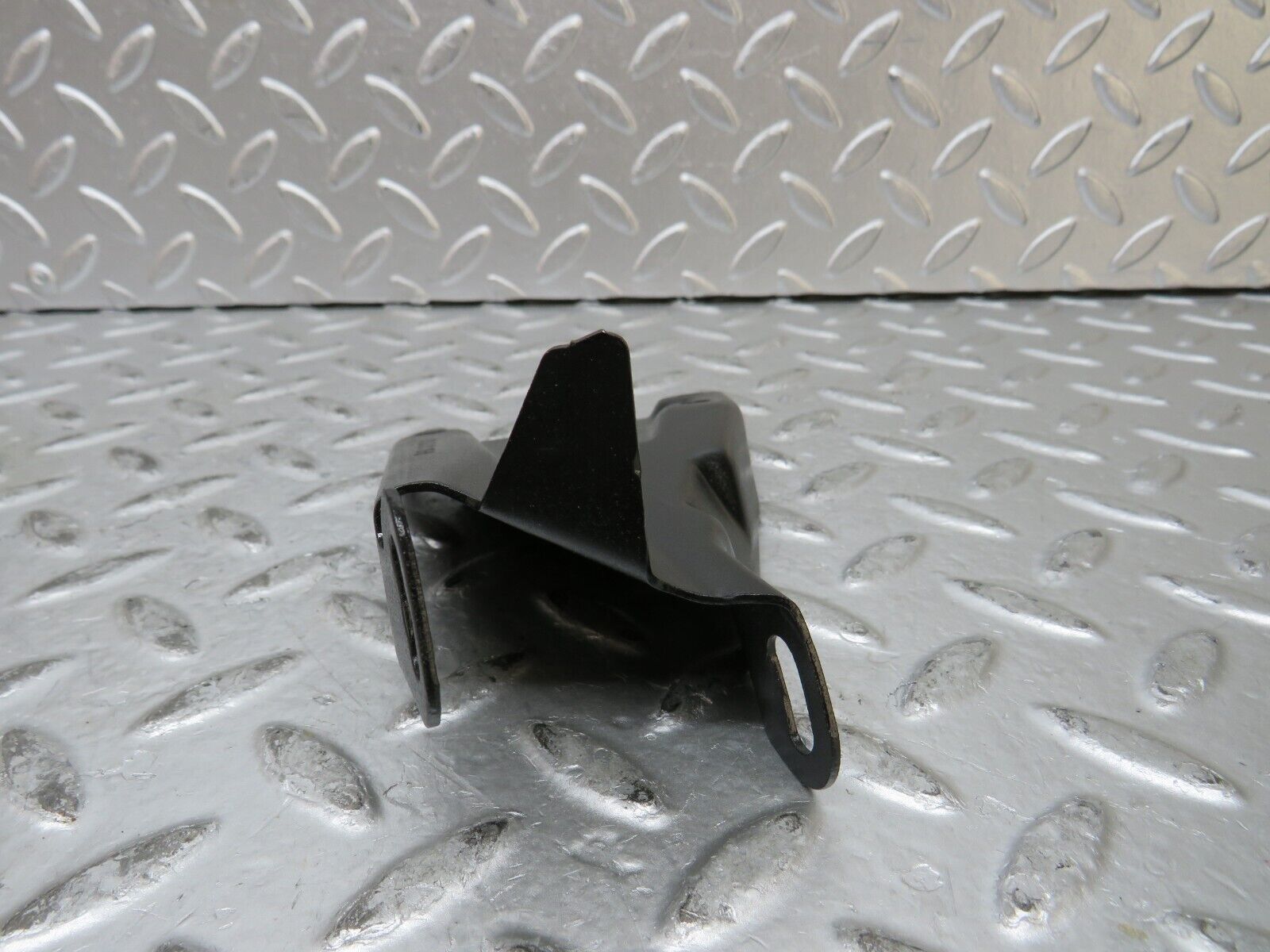 27699 Mercedes-Benz S124 300TE Wagon Air Intake Manifold Bracket 6041410740