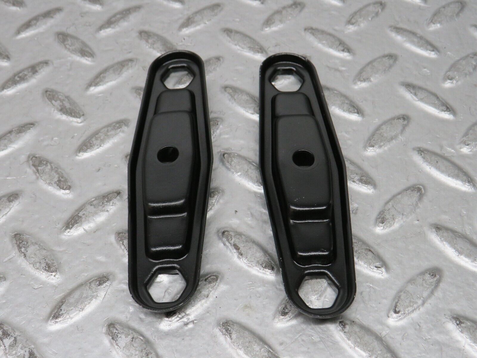 28772 Mercedes-Benz W123 230E Fuel Injector Bracket Pair