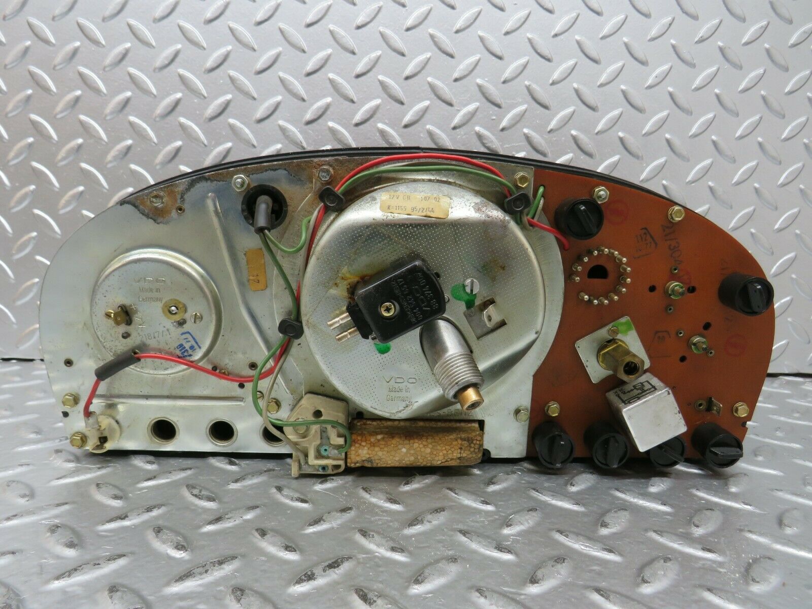 23684 Mercedes-Benz W116 350SE Instrument Cluster 87001021 1075423701