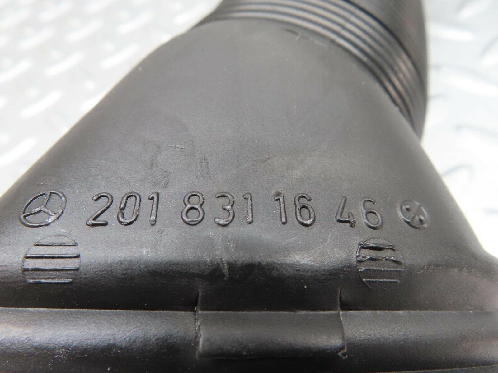 14749 Mercedes-Benz W201 190E Air Duct Pipe Hose Right 2018311646