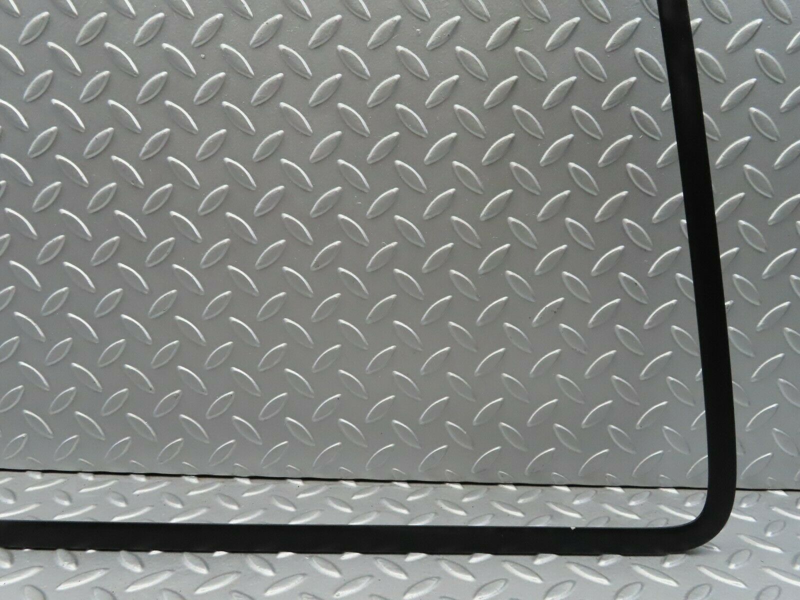 6713 Mercedes-Benz S124 E220 Wagon Rear Windscreen Surround