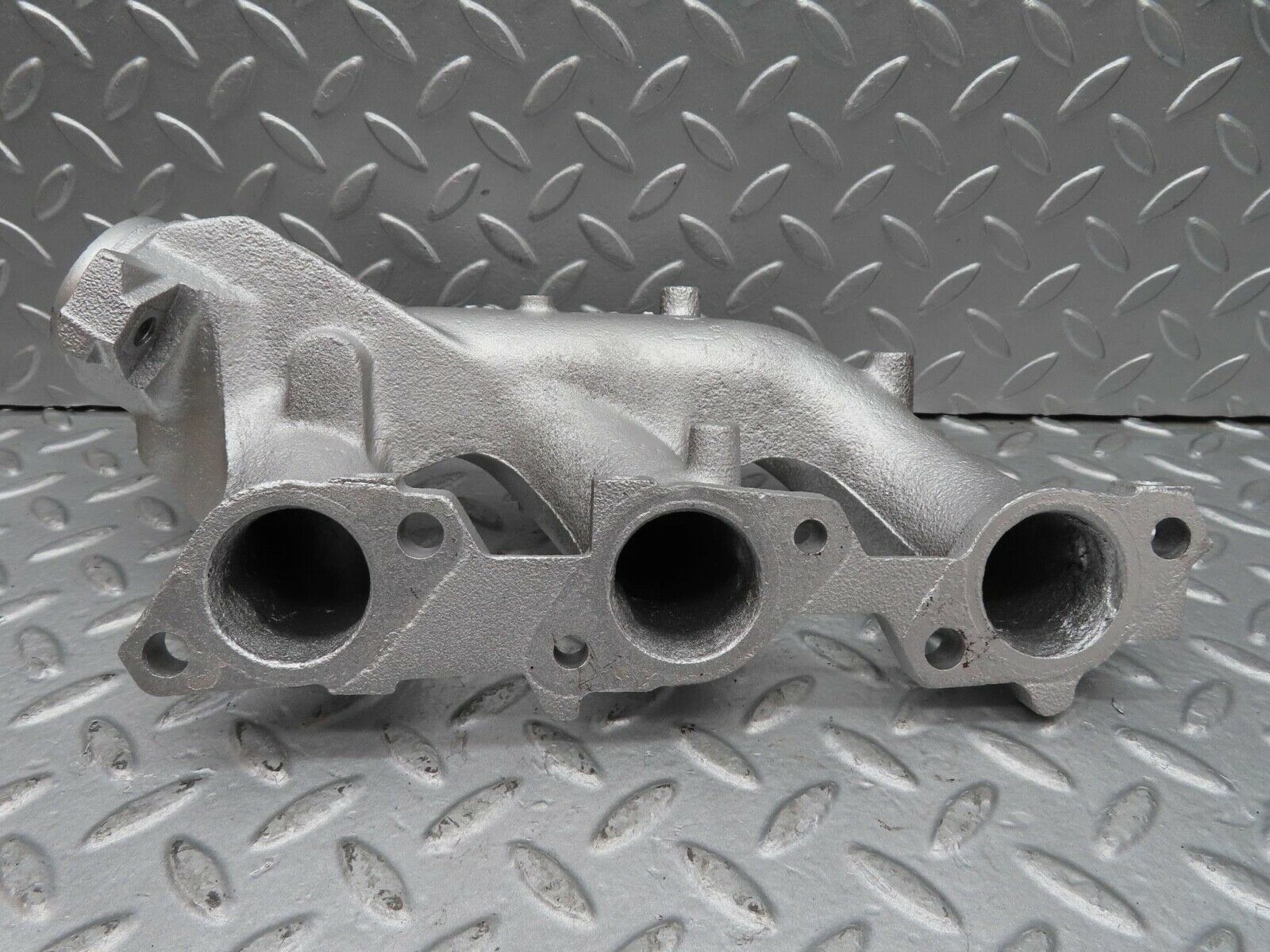 16418 Mercedes-Benz W124 260E Exhaust Manifold 1-3 Cylinder 1031425022