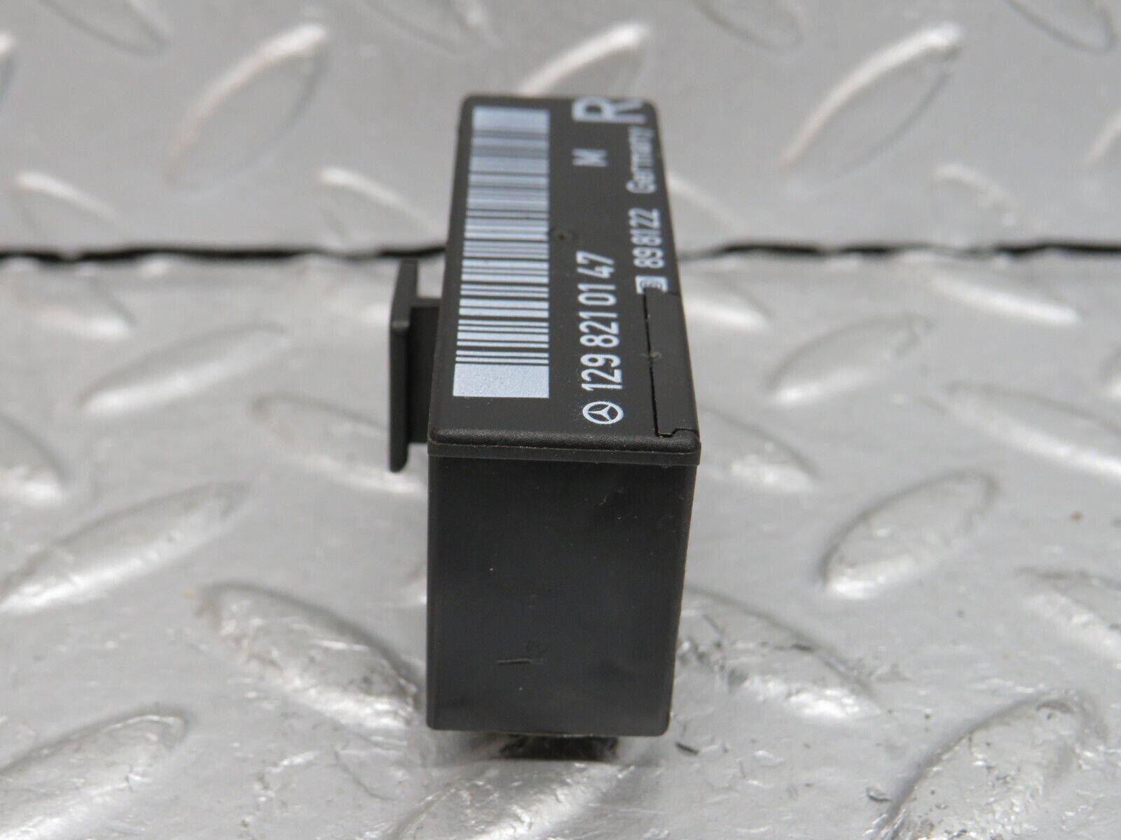 39651 Mercedes-Benz R129 320SL Coupe Seat Locking Relay 1298210147