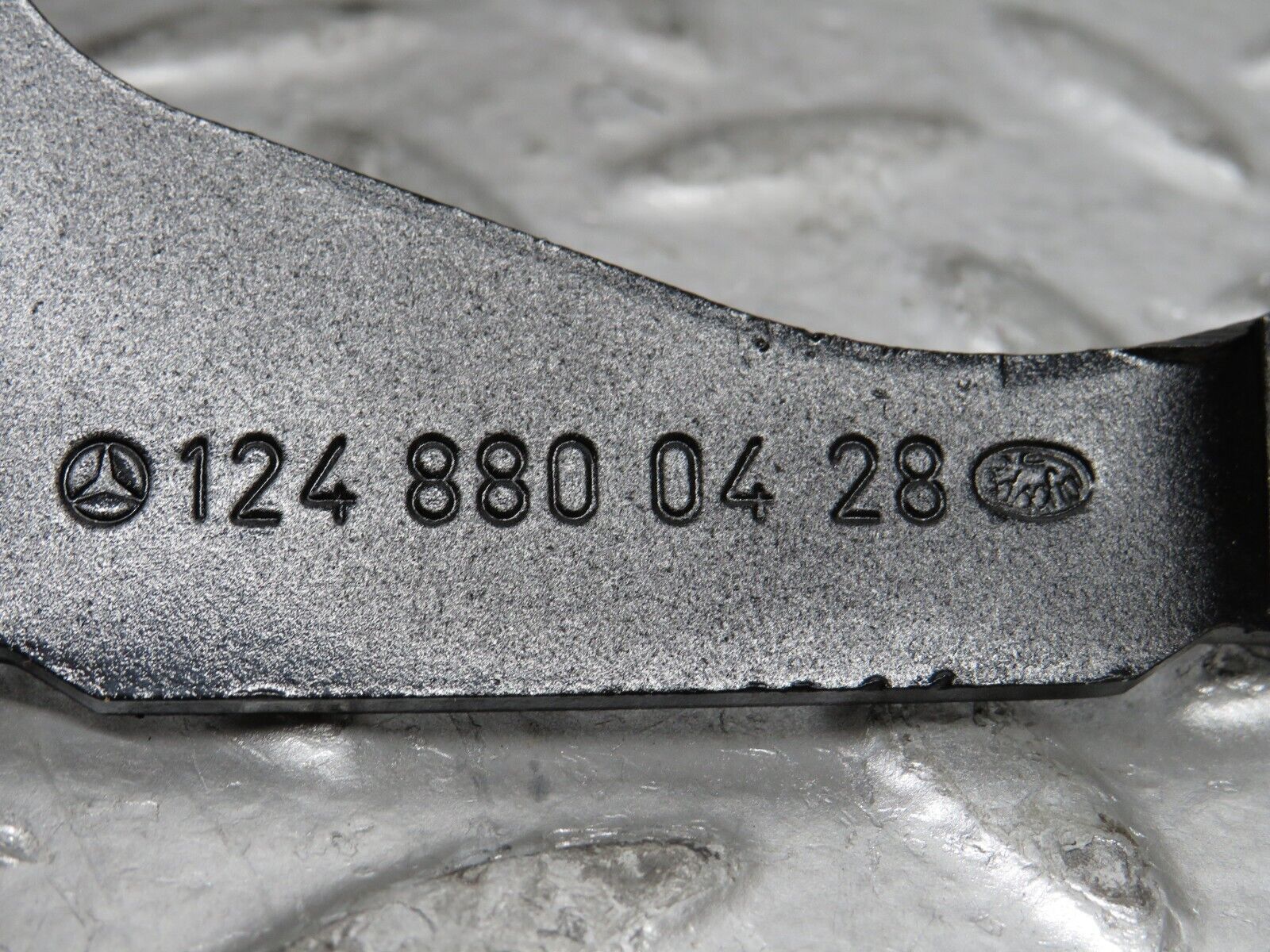 27740 Mercedes-Benz S124 300TE Wagon Bonnet Hinge Right Side 1298870274