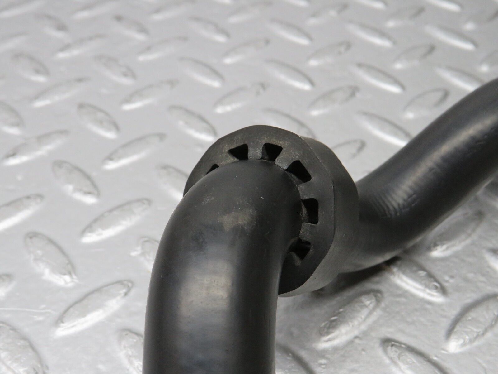 38154 Mercedes-Benz A124 320E Cabriolet Radiator Hose Pipe 1248306496