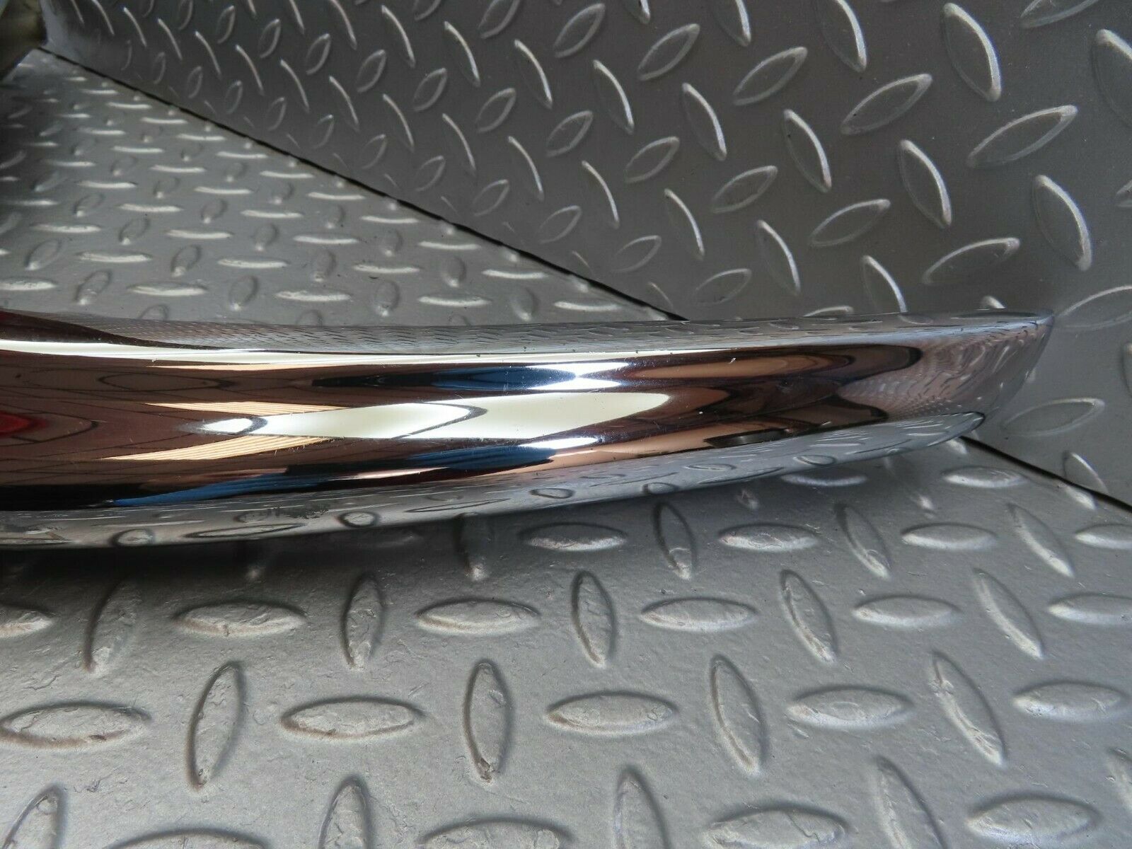 10618 Mercedes-Benz W108 Front Left Upper Bumper Corner