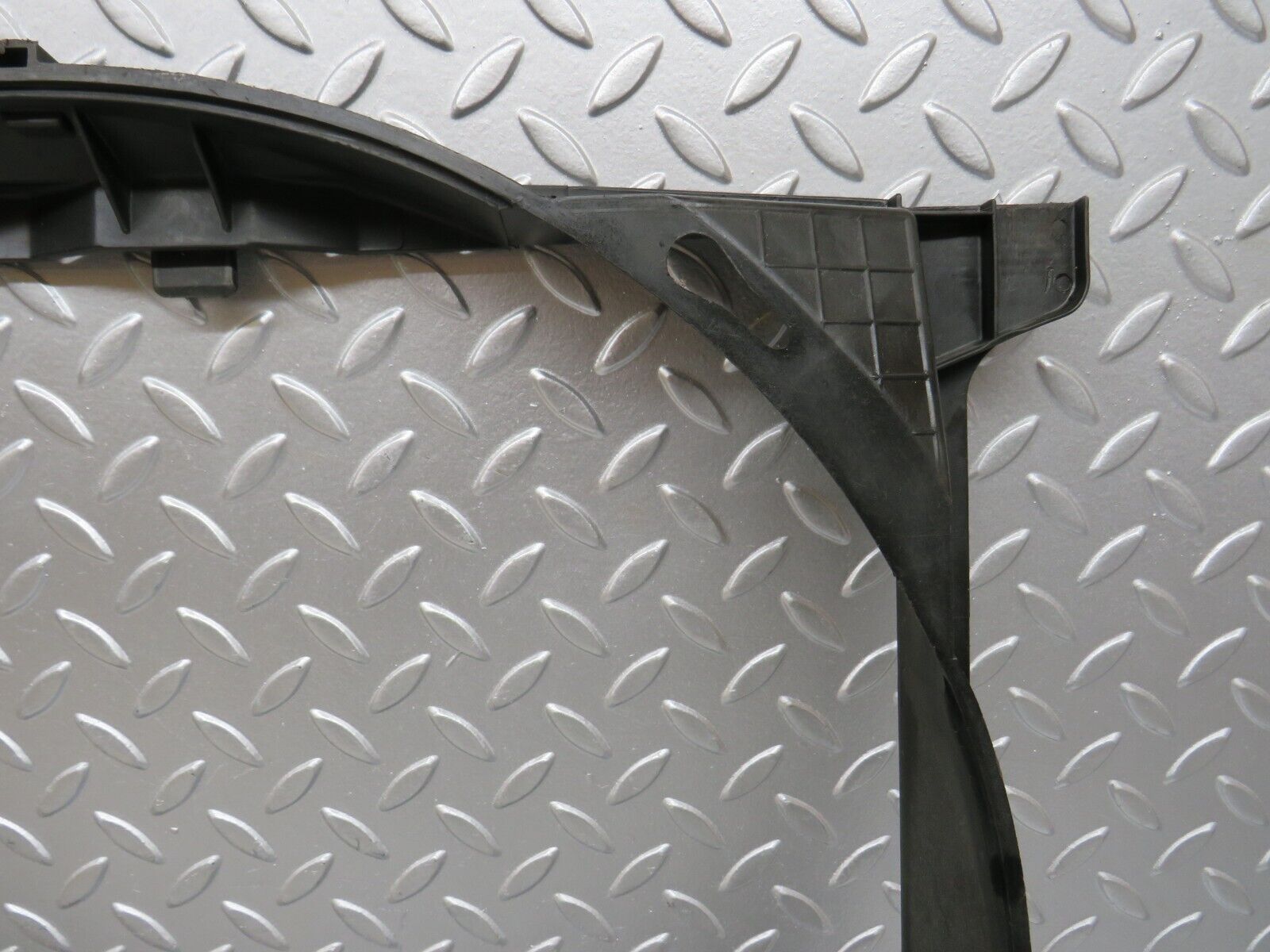 28932 Mercedes-Benz C124 320CE Radiator Fan Shroud Fan Cover 1245000755