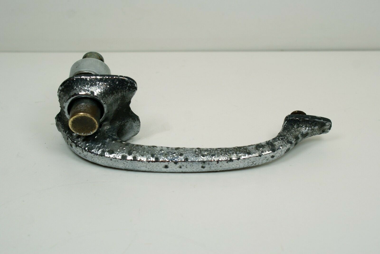 2069 Mercedes-Benz W105 219 PONTON Rear Left Door Handle