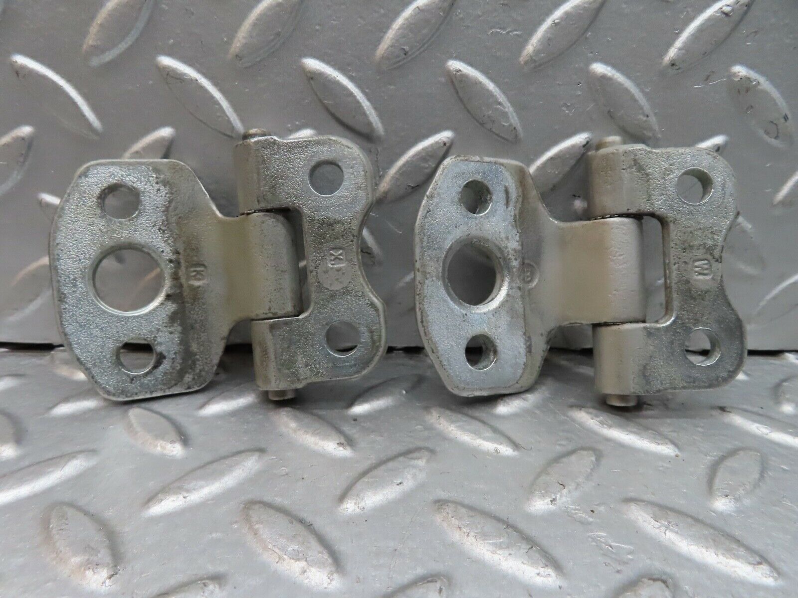 19341 Mercedes-Benz C140 CL420 Coupe Right Door Hinges Pair