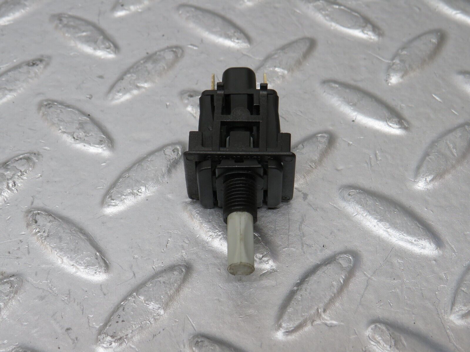 34906 Mercedes-Benz W210 320E Door Contact Switch 2018202110 2024270073