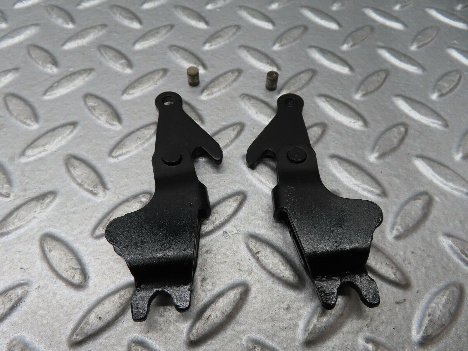 19205 Mercedes-Benz W123 300D Handbrake Regulator