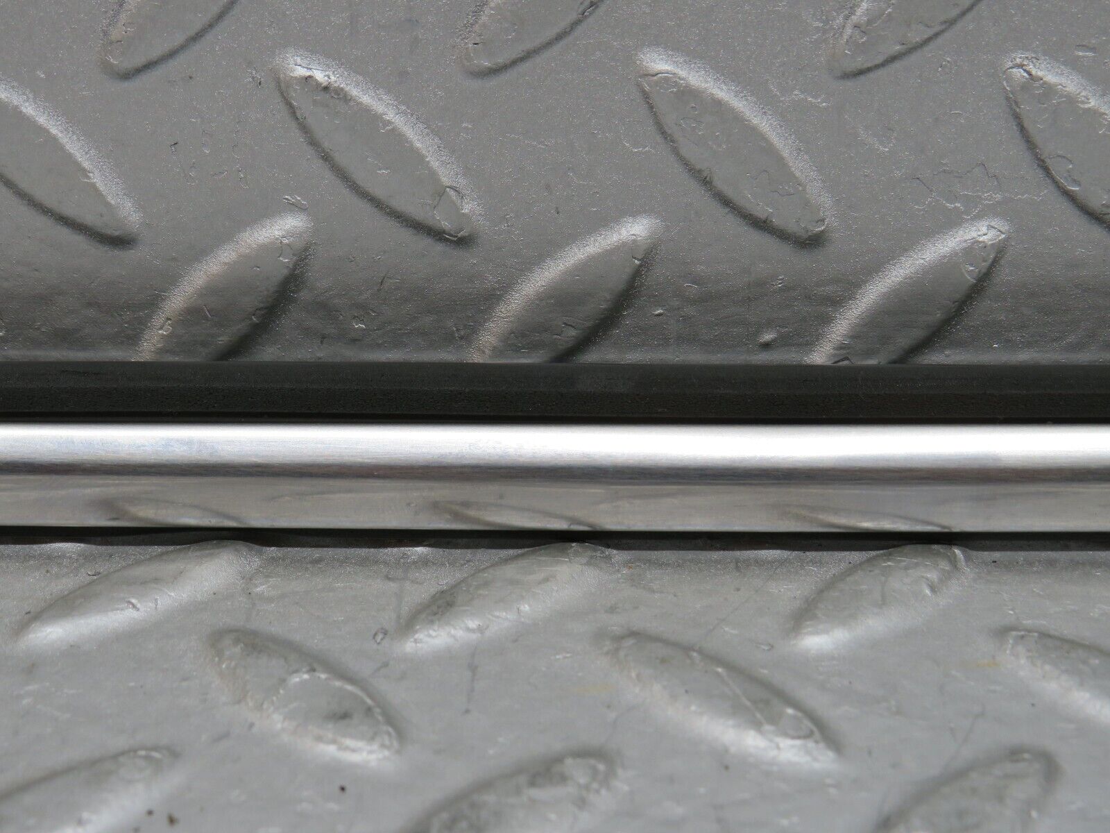 37435 Mercedes-Benz W109 300SEL Front Left Door Centre Moulding Trim