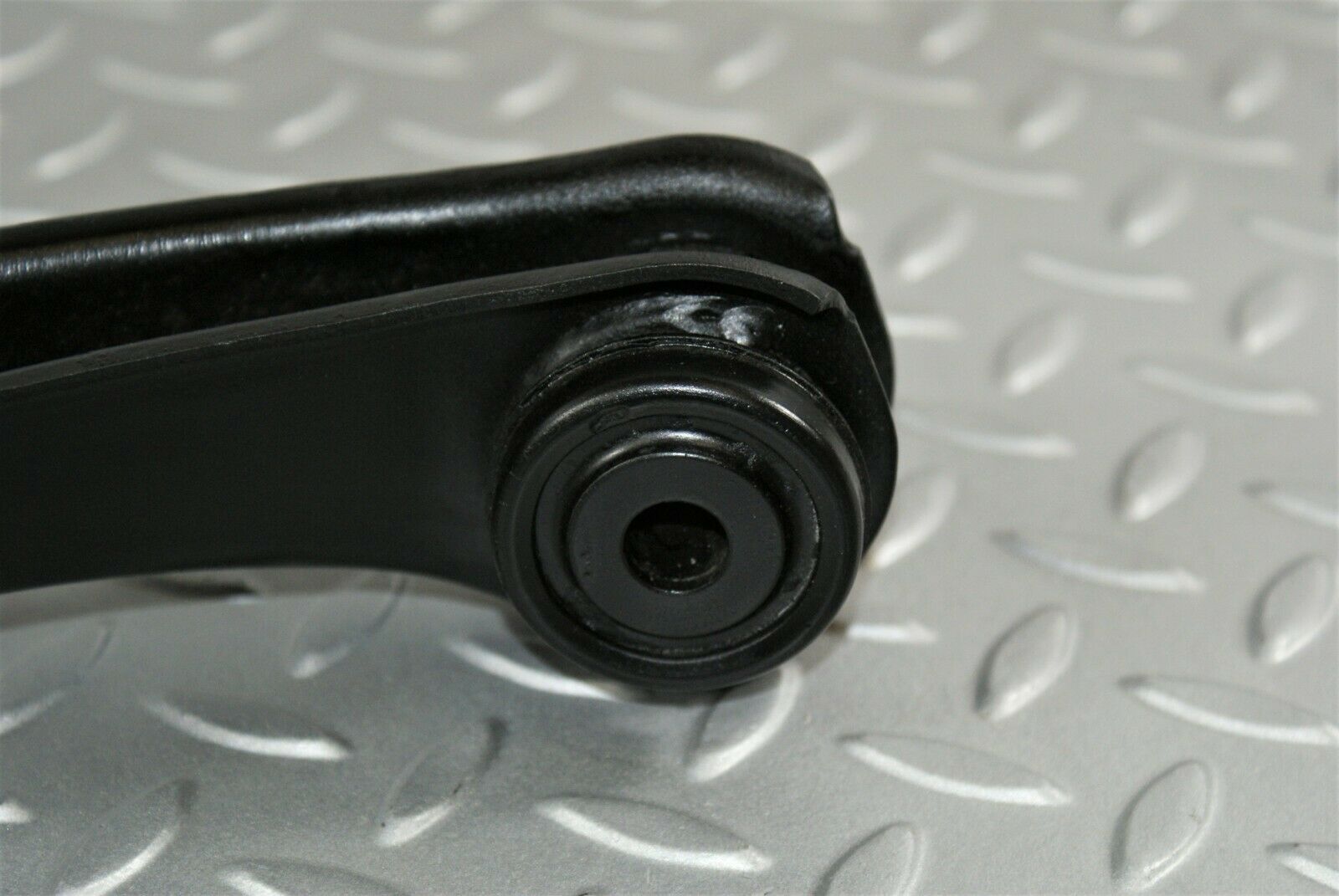 3213 Mercedes-Benz W115 220D Front Right Upper Control Arm