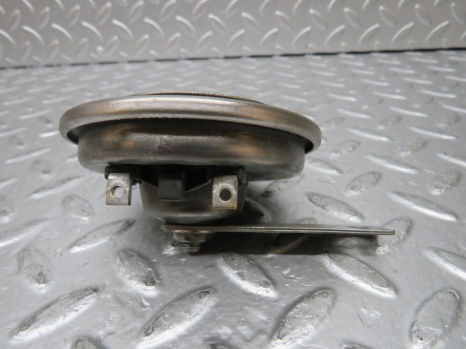 30618 Mercedes-Benz W201 190E 2.0L Horn Hella 002952