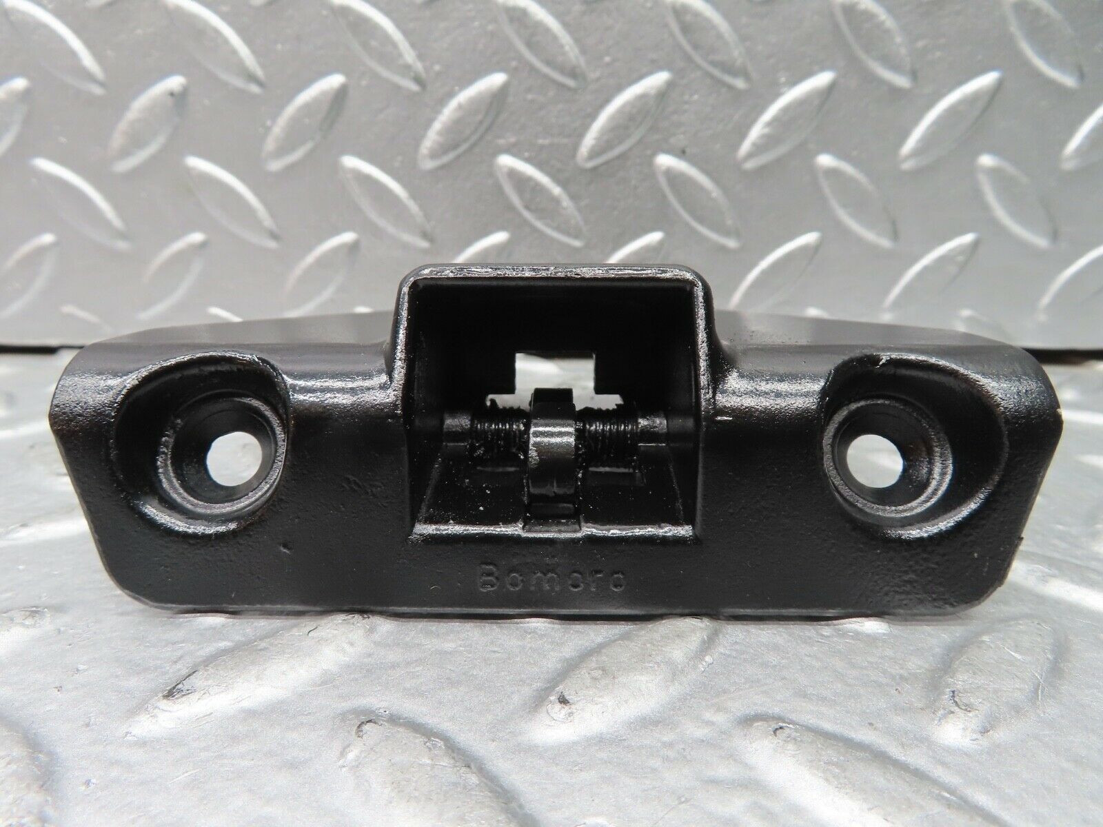 20876 Mercedes-Benz W114 250CE Coupe Trunk Lock Latch