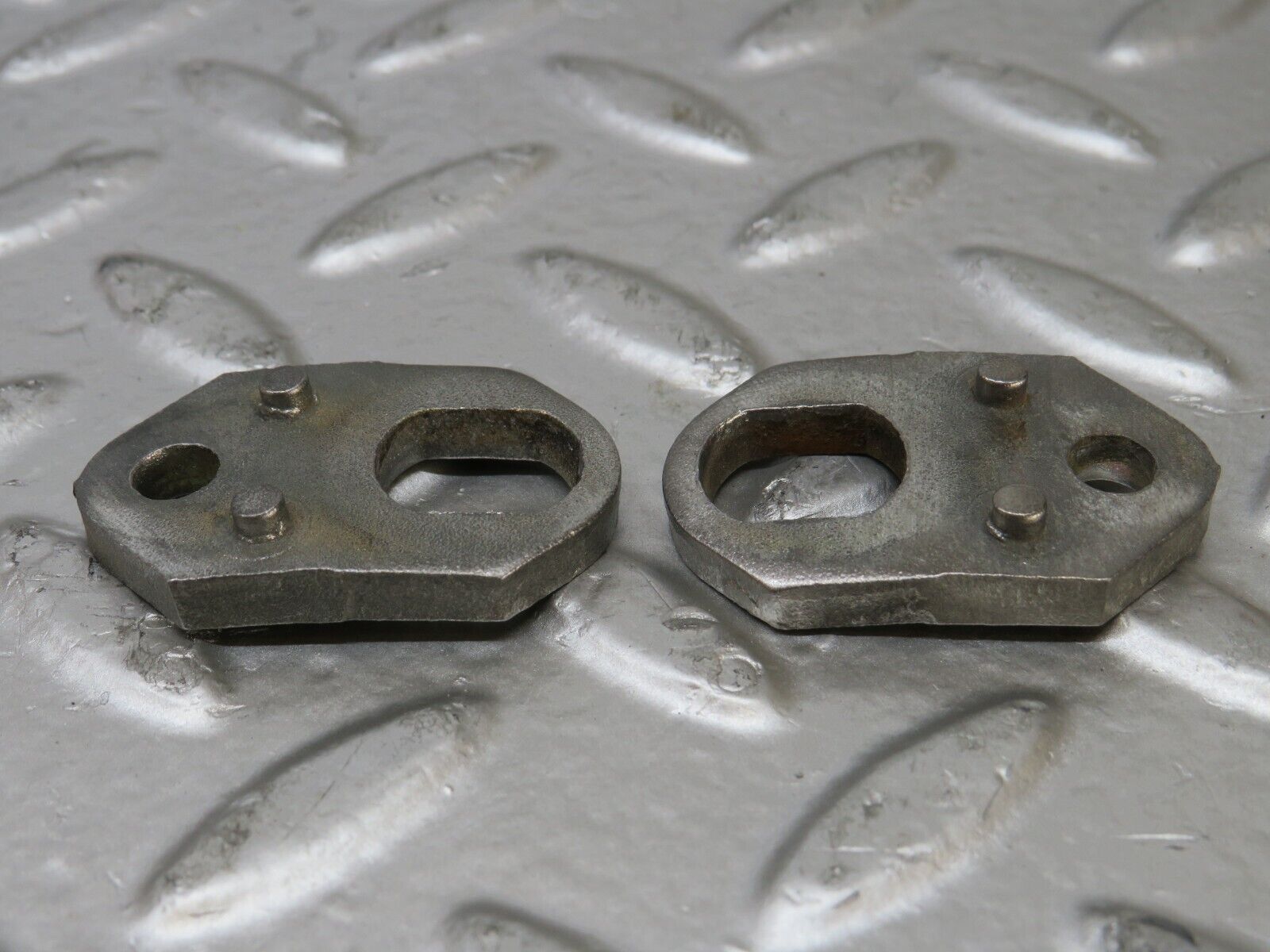 26259 Mercedes-Benz W116 450SE Fuel Injector Bracket 2 pcs