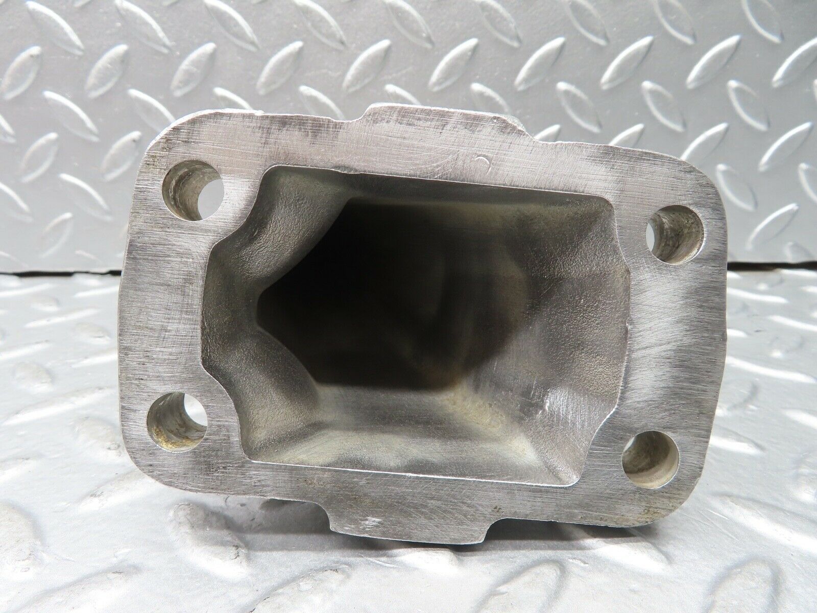 20921 Mercedes-Benz W114 250CE Coupe Engine Mount Bracket Left Side 1802233804