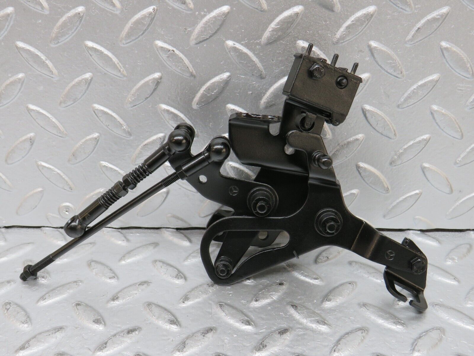 32657 Mercedes-Benz S124 300TE Wagon Throttle Linkage