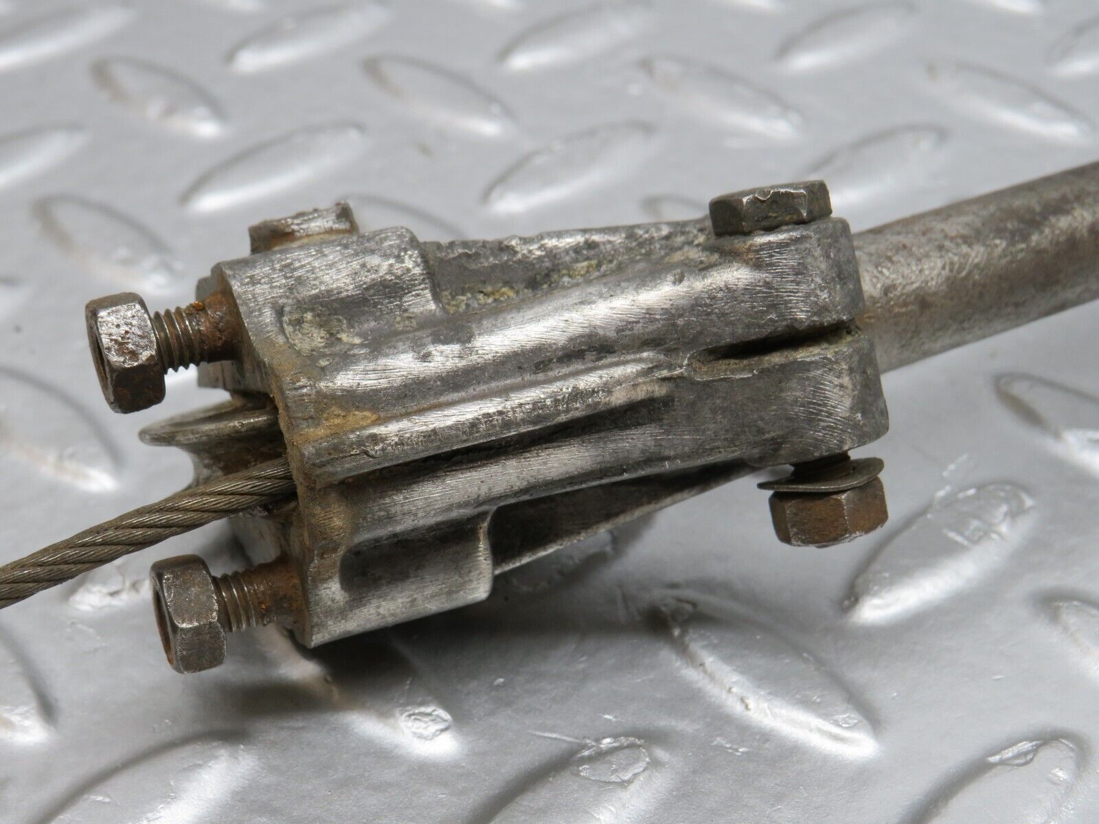 40454 Mercedes-Benz W110 230 Handbrake Cable Handbrake Pulley 1104200790