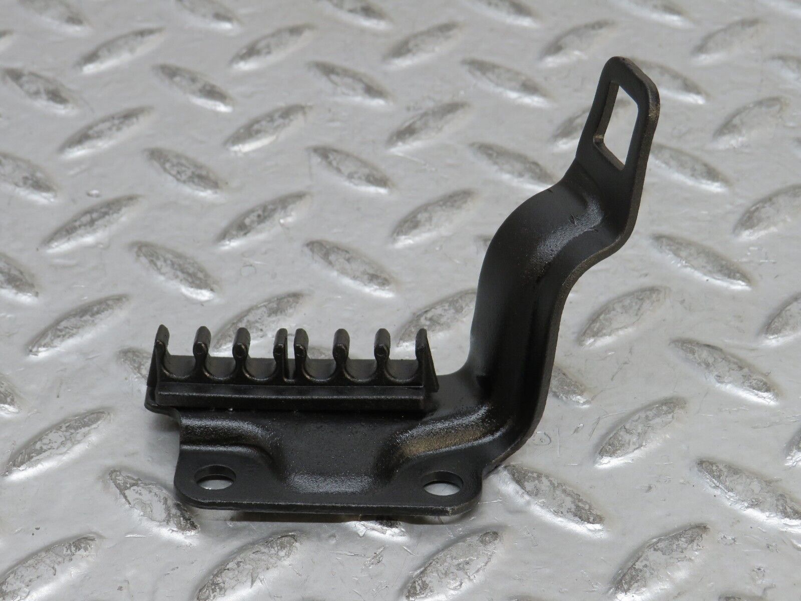 28129 Mercedes-Benz W123 280E Ignition Coil Cable Wire Bracket