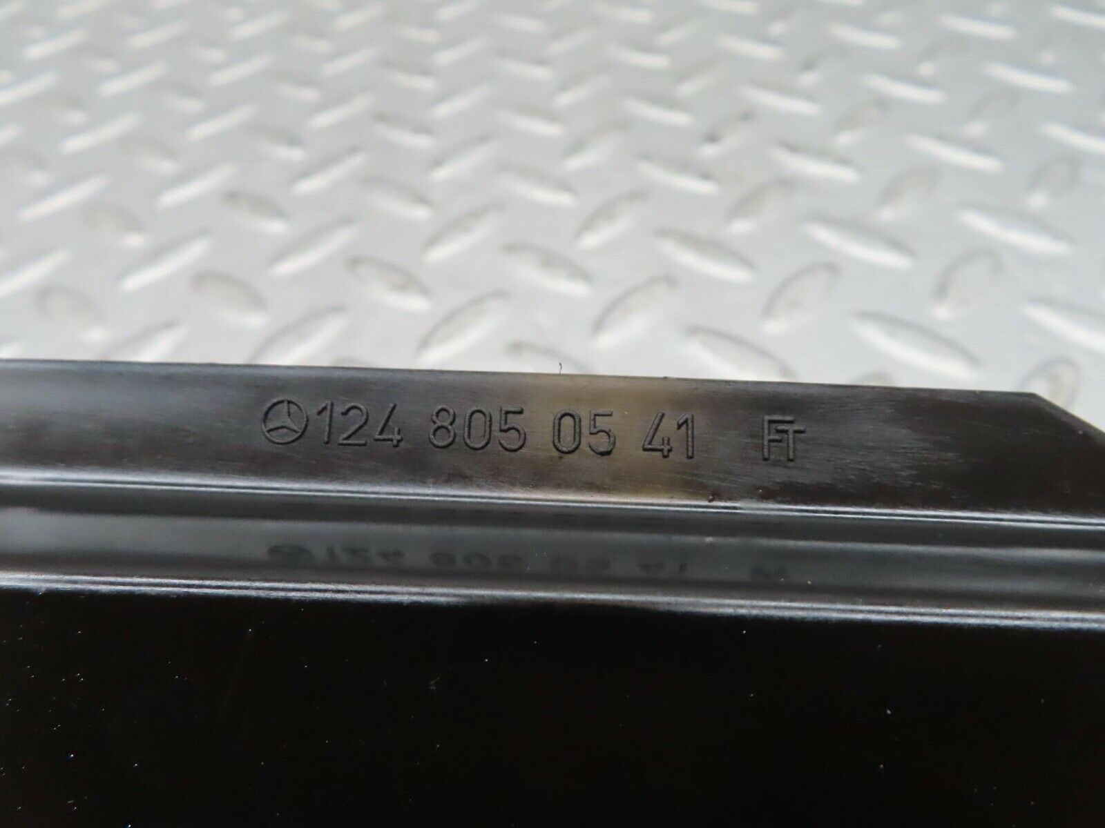 16224 Mercedes-Benz W124 260E Trunk Lid Lock Control Rod Cap 1248050541