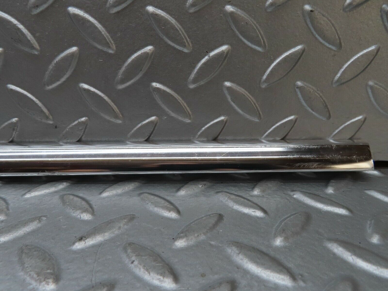 19124 Mercedes-Benz W123 300D Rear Right Door Chrome Moulding Trim