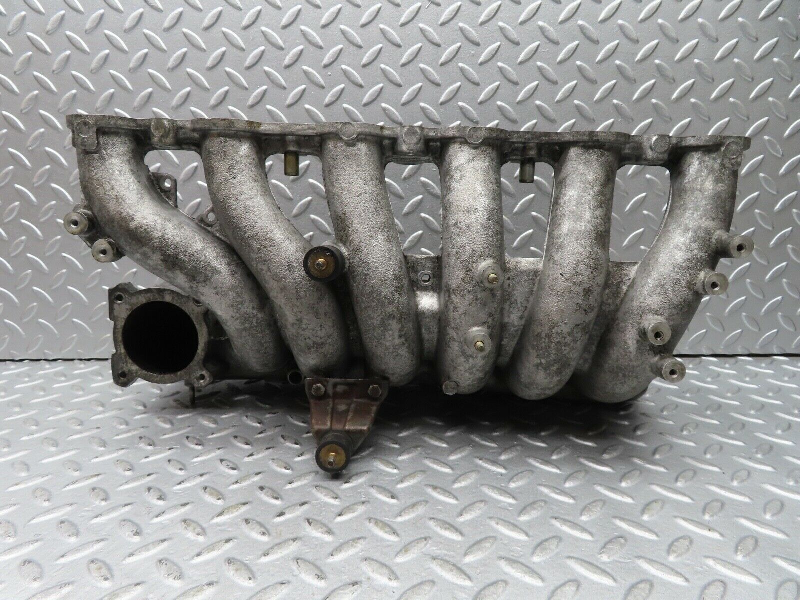 16998 Mercedes-Benz C123 280CE Coupe Intake Manifold 1101413701
