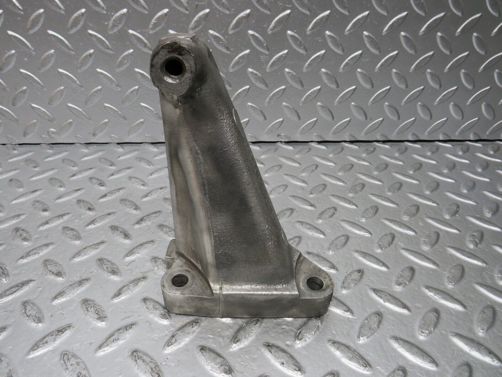 29883 Mercedes-Benz W123 230E Engine Mount Bracket Right Side 1022230304