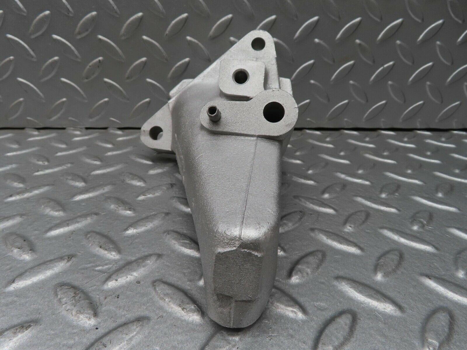 13565 Mercedes-Benz W123 200 Engine Mount Bracket Left Side 1022230504