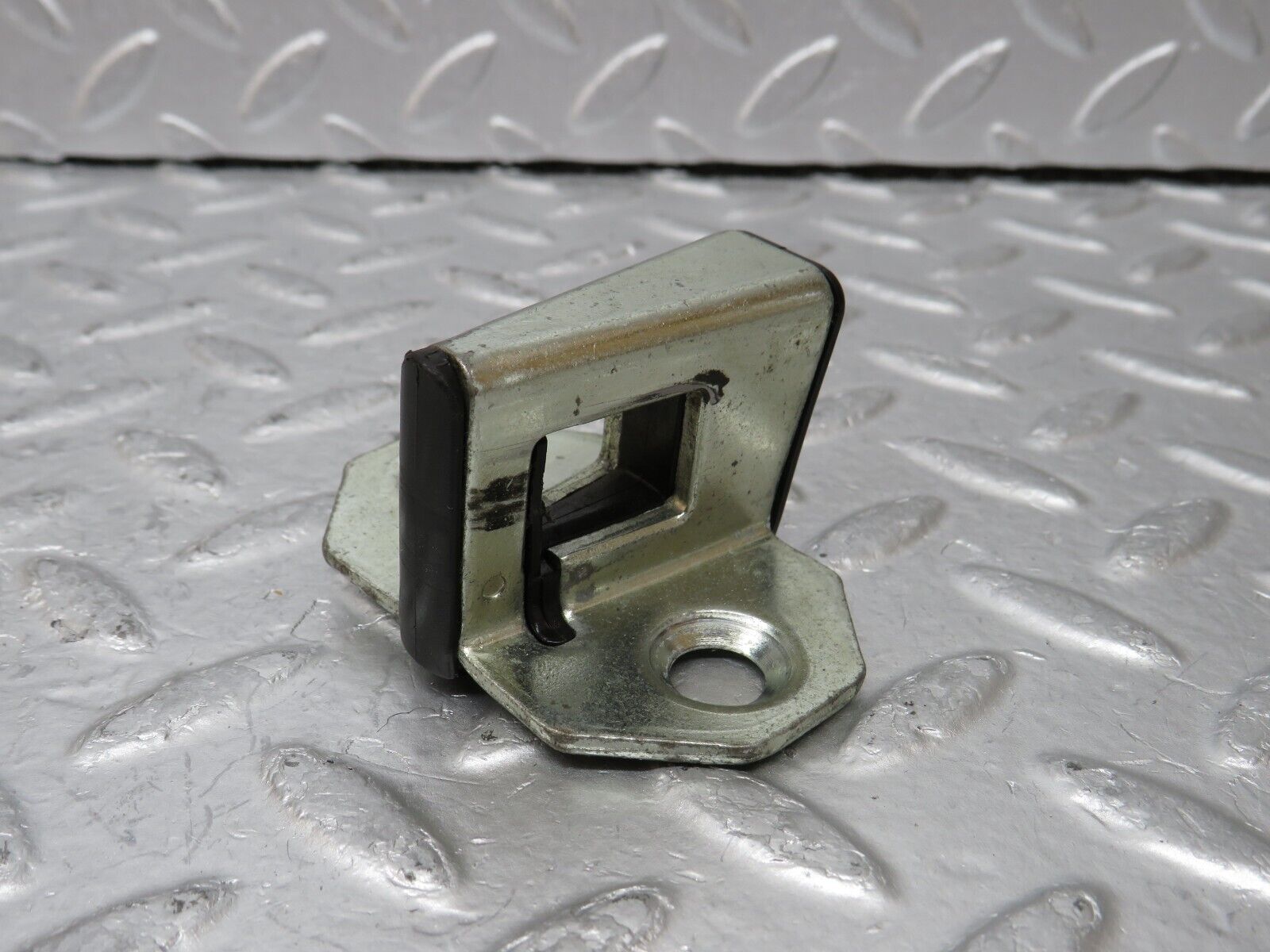 34893 Mercedes-Benz W210 320E Door Lock Latch