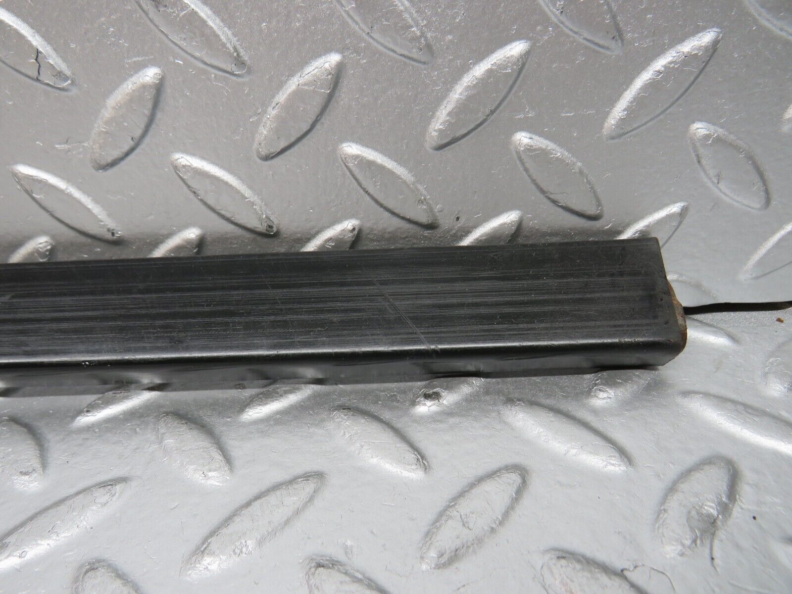 0096 Mercedes-Benz W116 350SE Seat Belt Runner Right