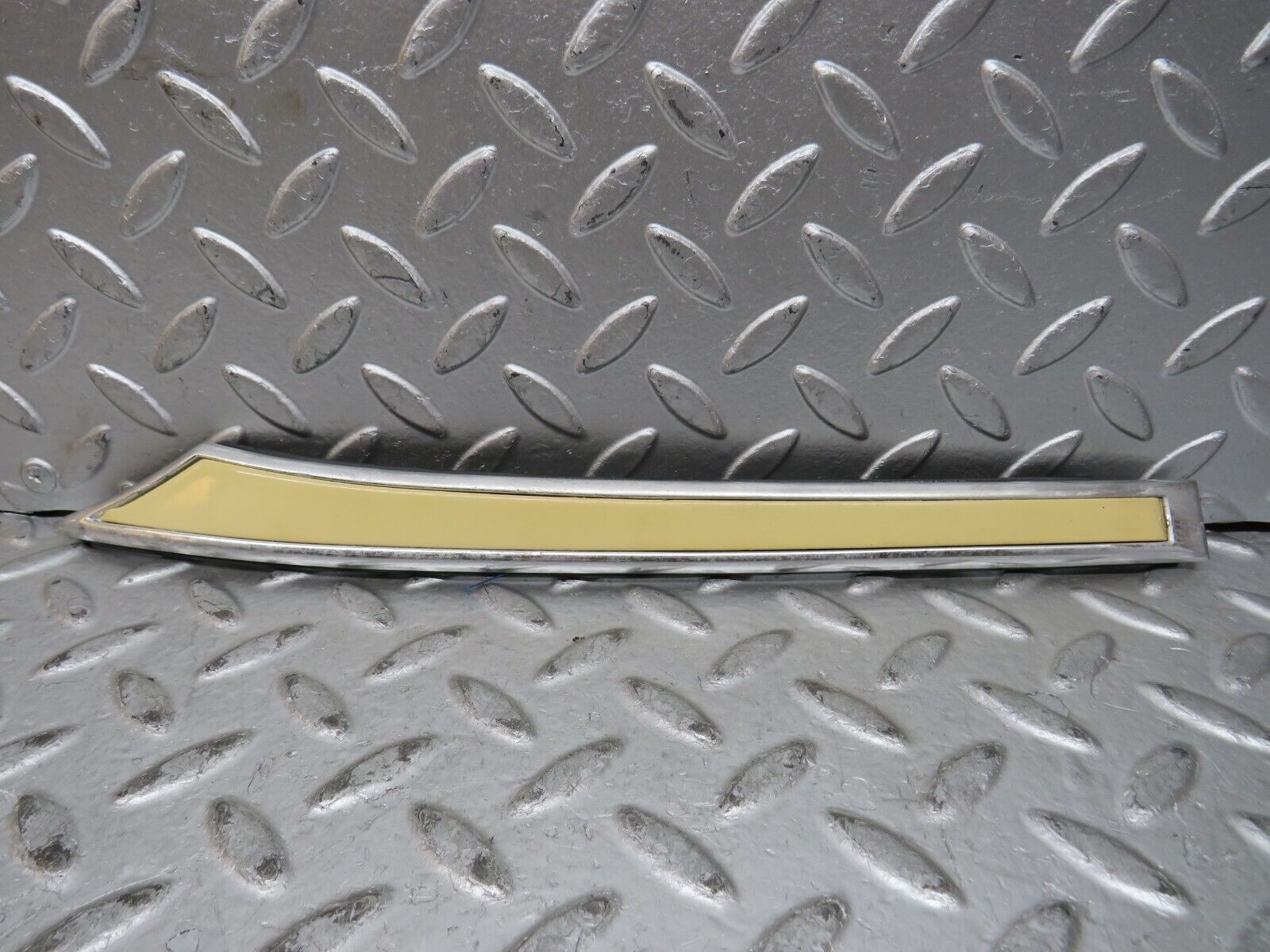 28835 Mercedes-Benz W123 230E C Pillar Exterior Trim Right Side 1236981097